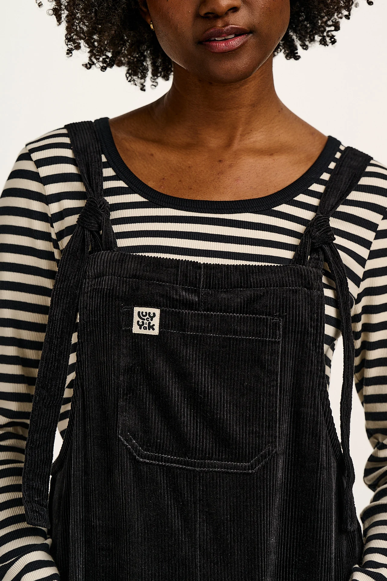 Jenny - Wide Leg Corduroy Dungarees in Black