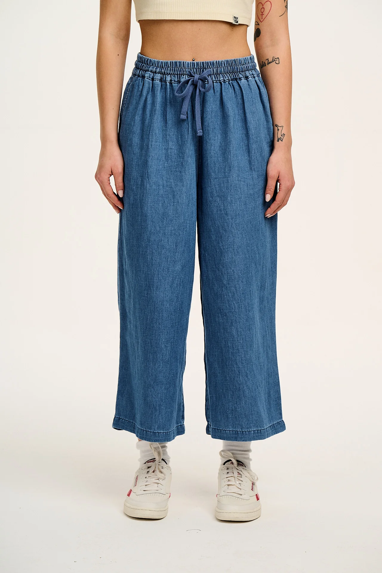 Chuck - Cotton & Hemp Trousers in Mid Wash Blue