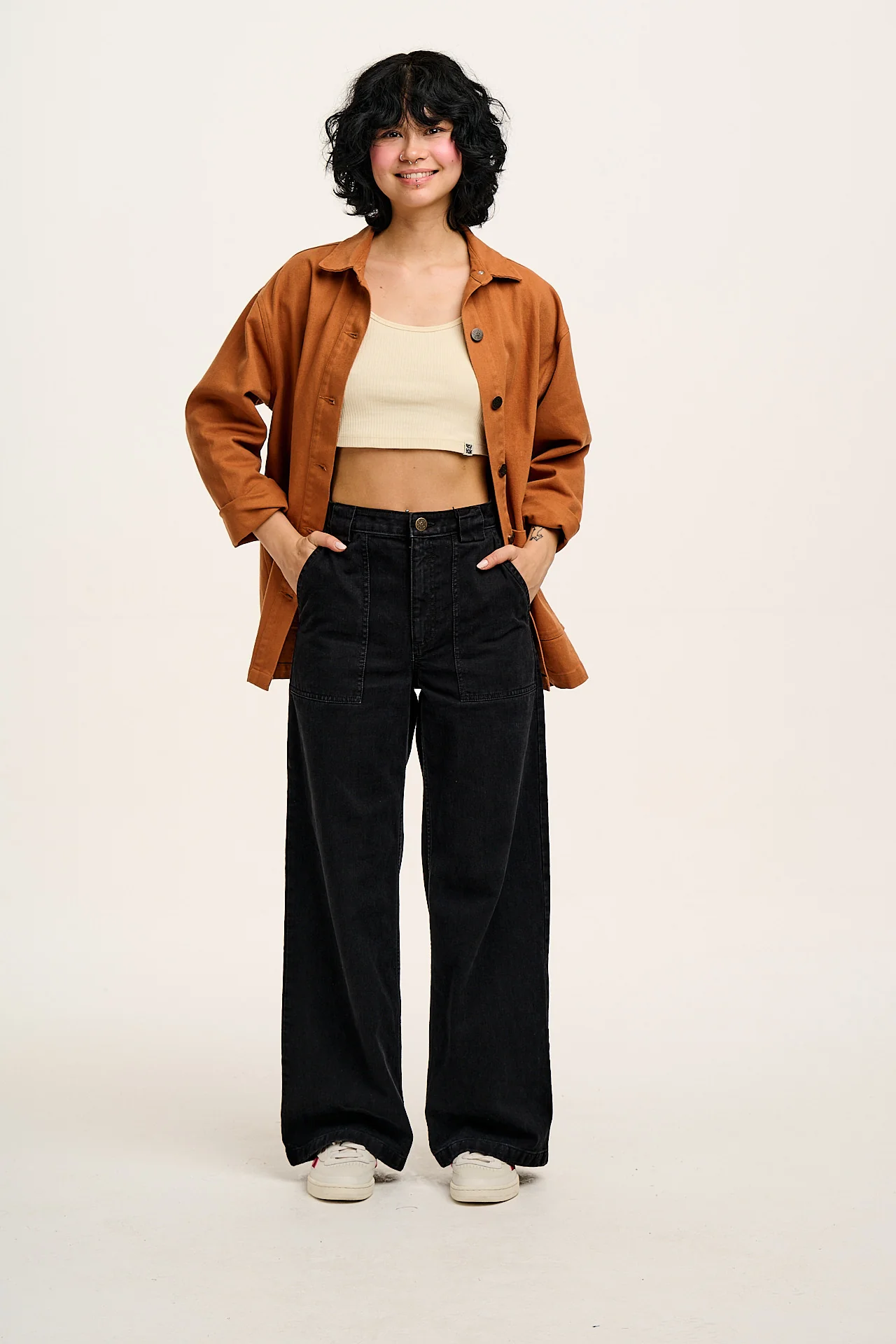 Delores - Wide Leg Denim Jeans in Washed Black