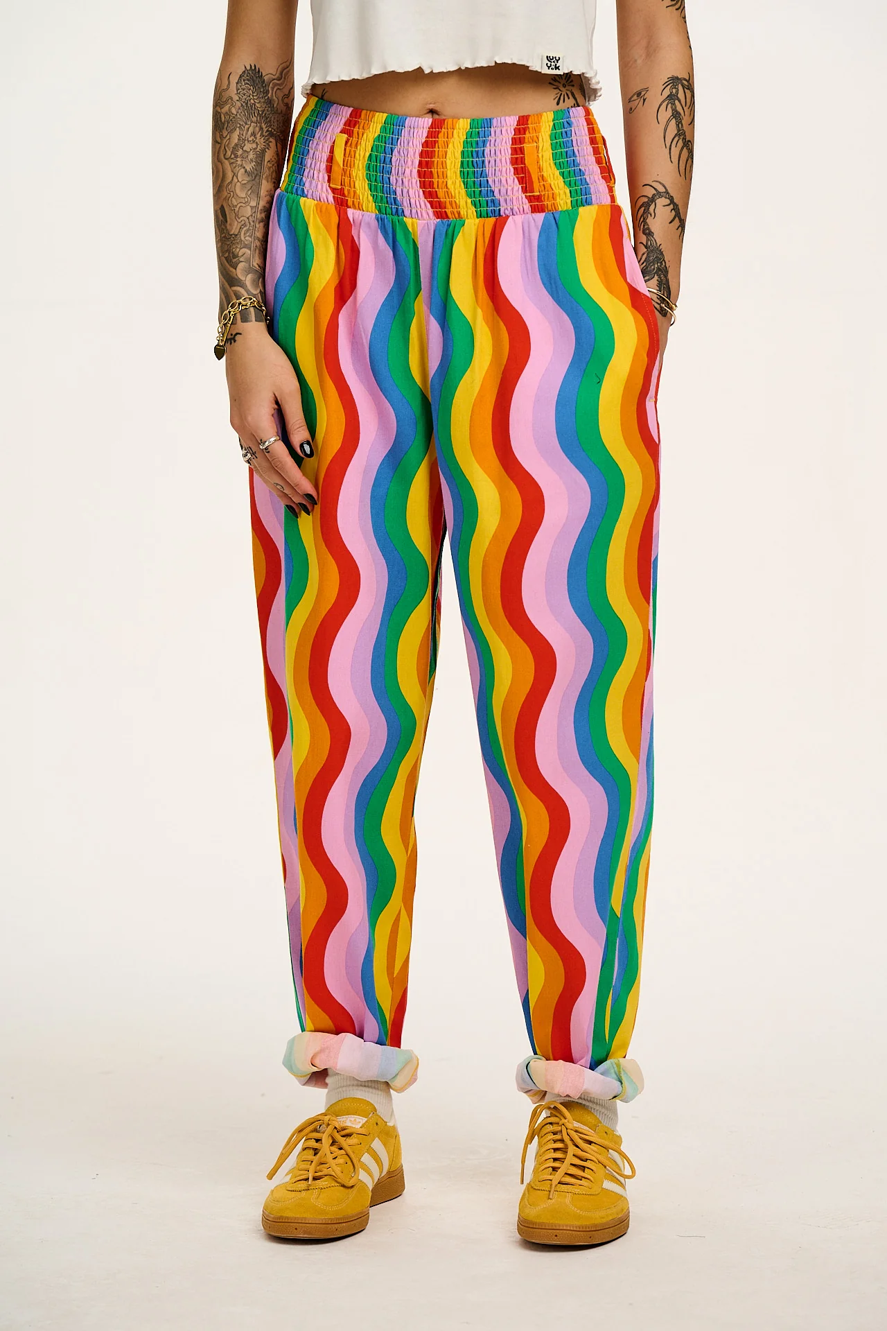 Alexa - Cotton Trousers in Wavy Rainbow Print