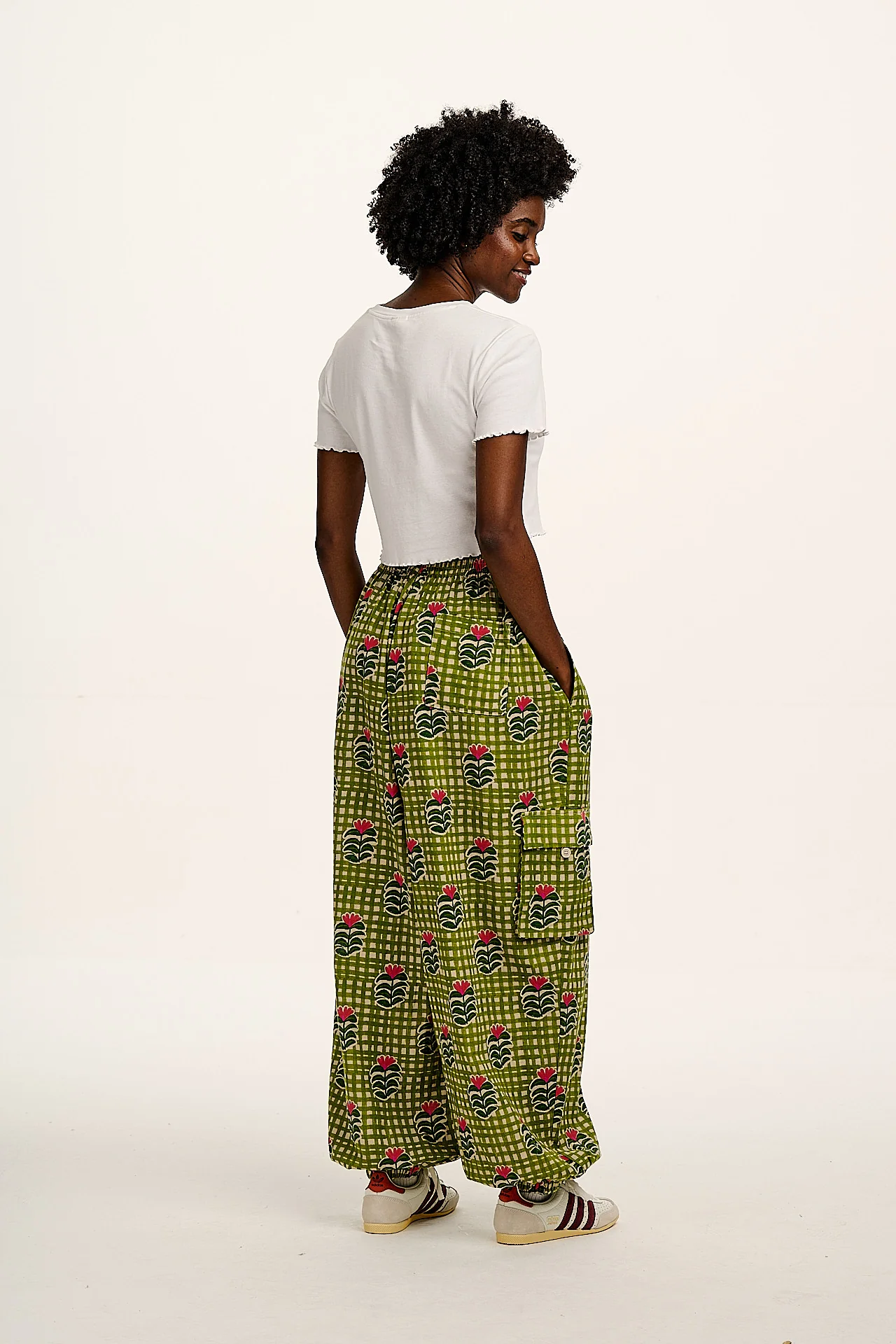 Rumi - Cotton & Linen Barrel Trousers in Blooming Green Checkerboard