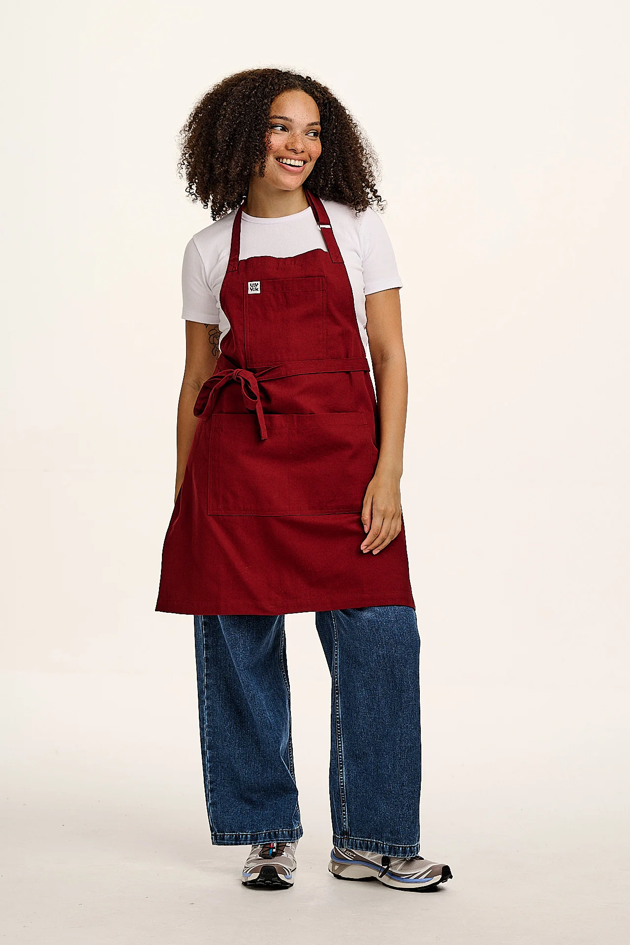 Ada - Midweight Cotton Apron in Maroon
