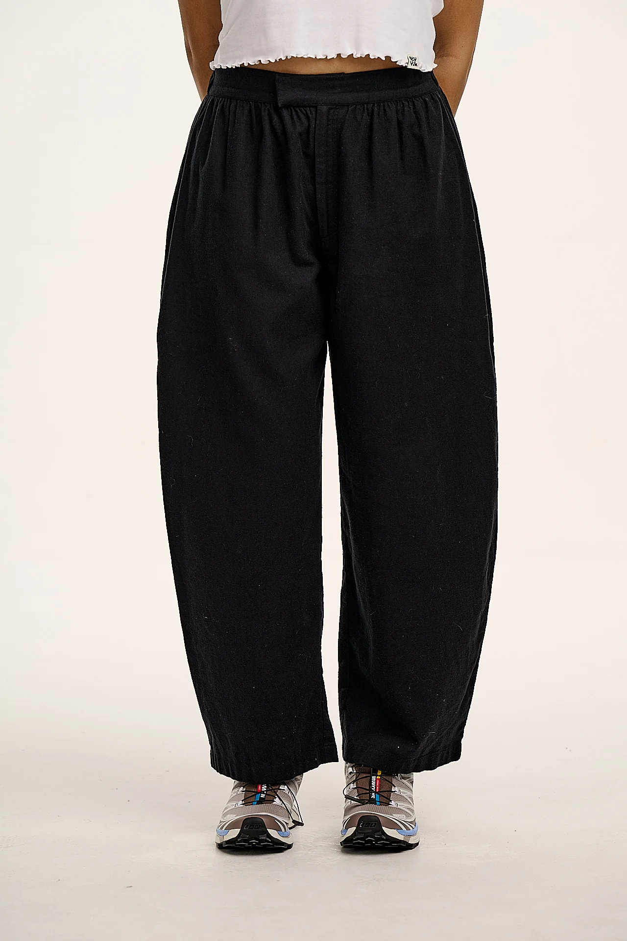 Beau - Barrel Leg Brushed Cotton Trousers in Black