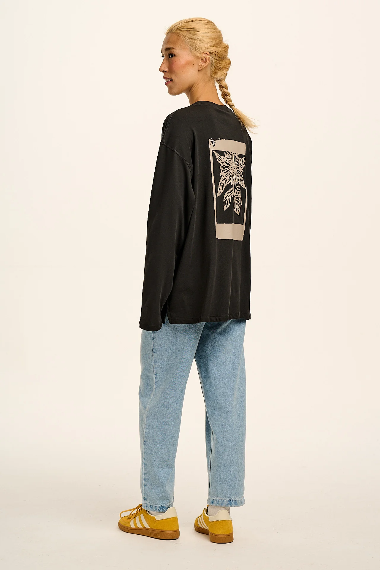 Murat - Oversized Cotton Long Sleeve Tee in Black & White Sunflower Print