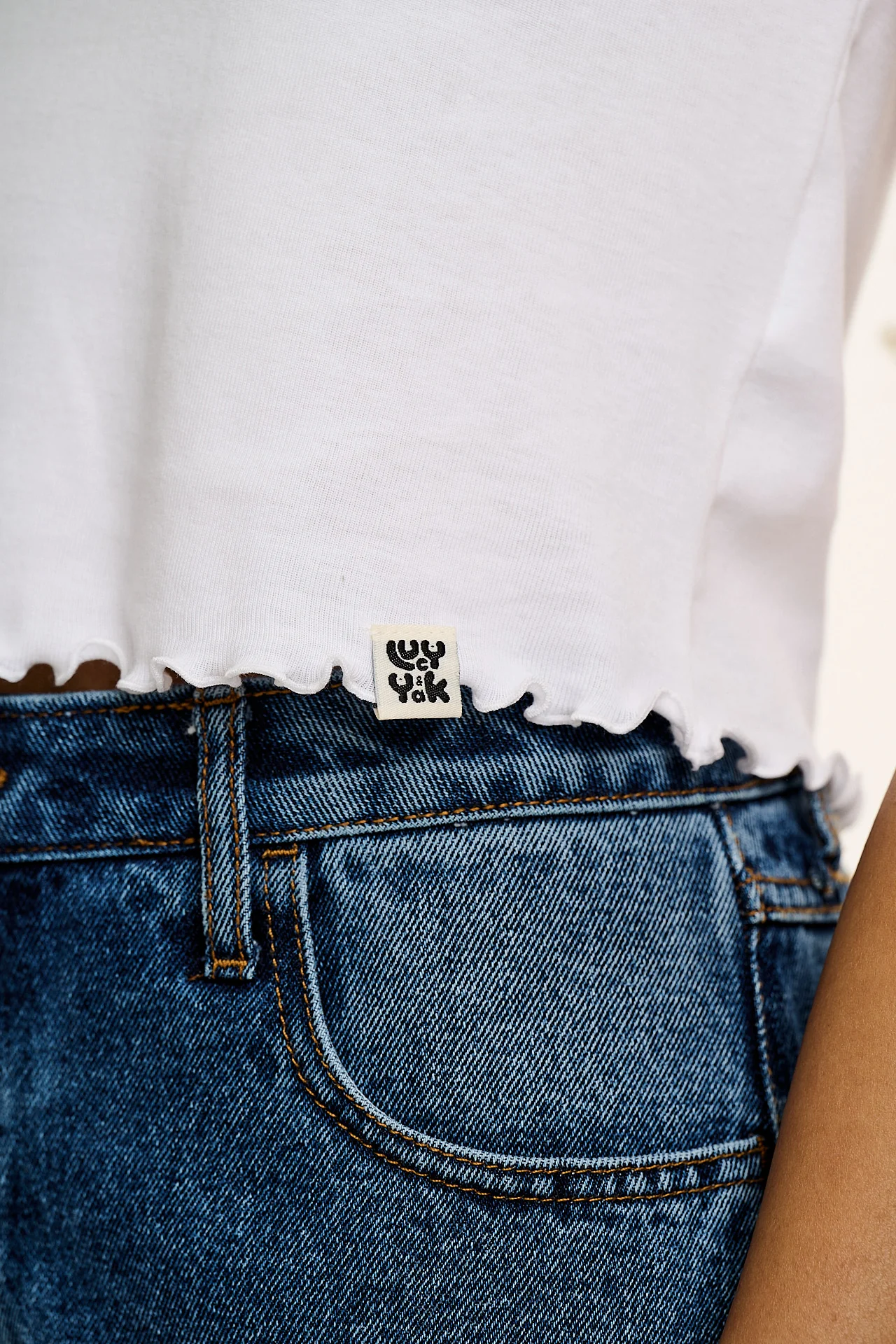 Etta - Sleeveless Cotton Tee in White