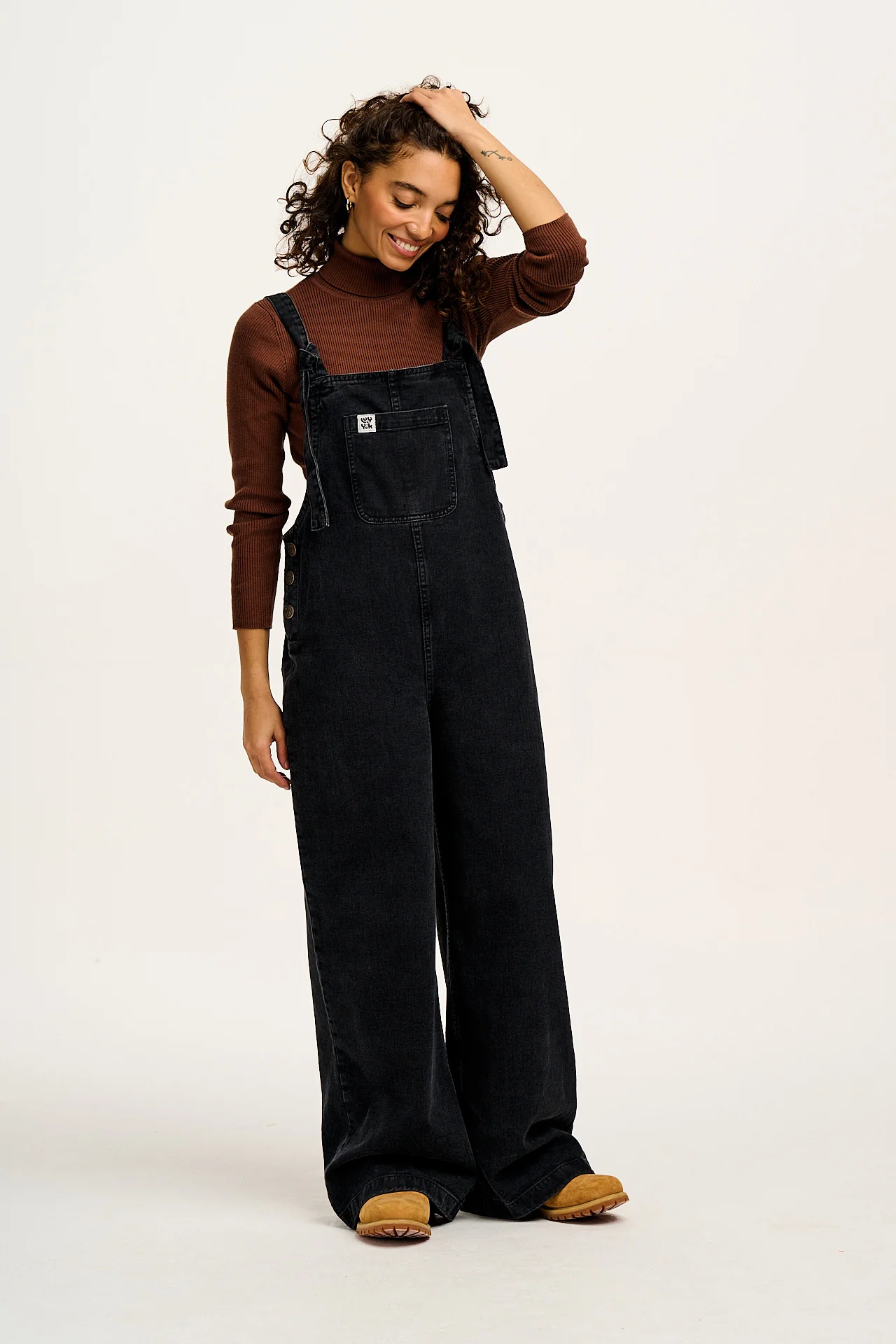 Ali - Baggy Denim Dungarees in Washed Black