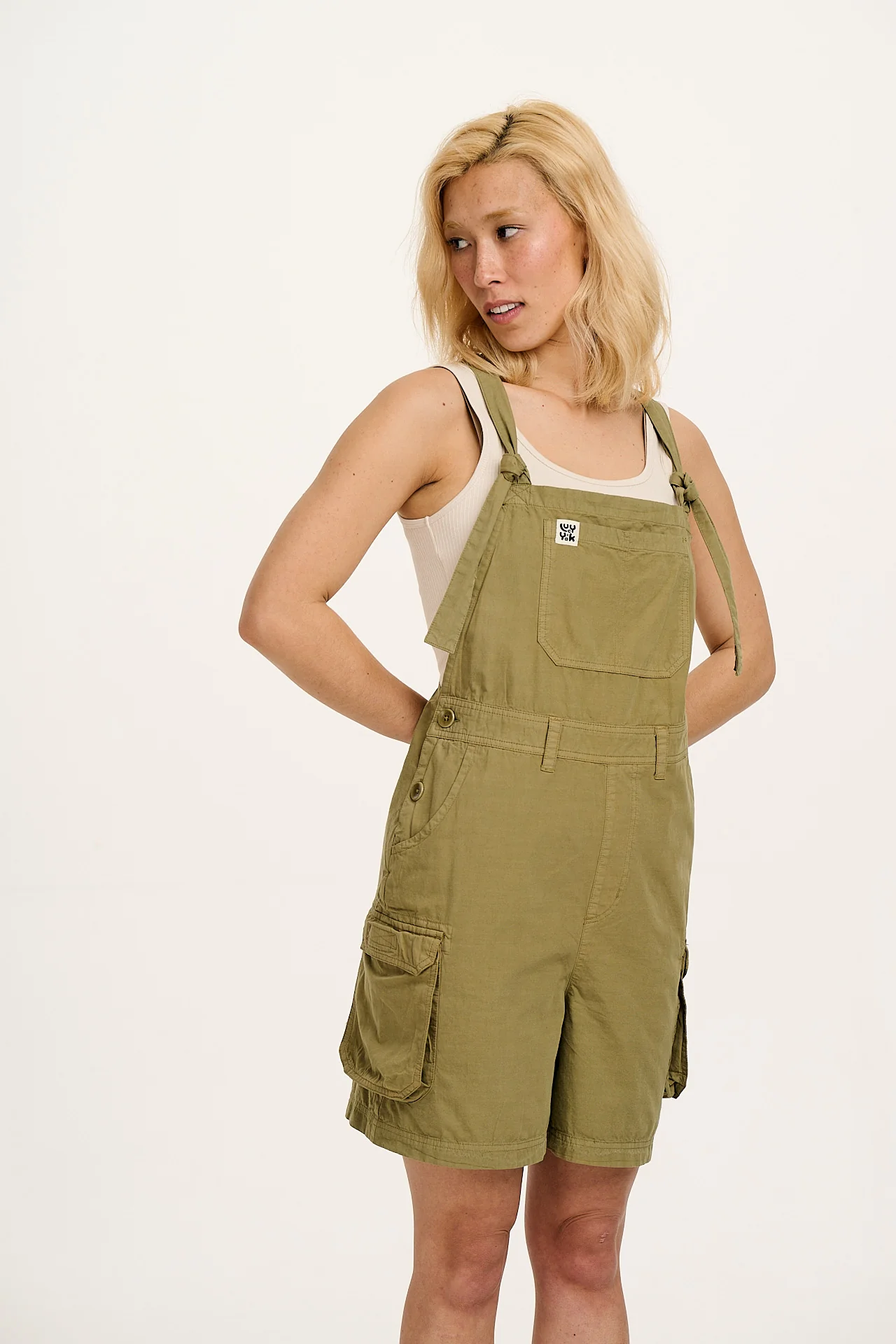 Colorado - Cotton Cargo Dungaree Shorts in Herb Garden Green