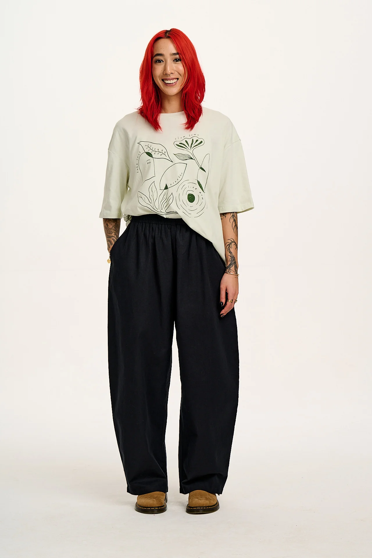 Freddie - Barrel Leg Cotton & Linen Trousers in Black