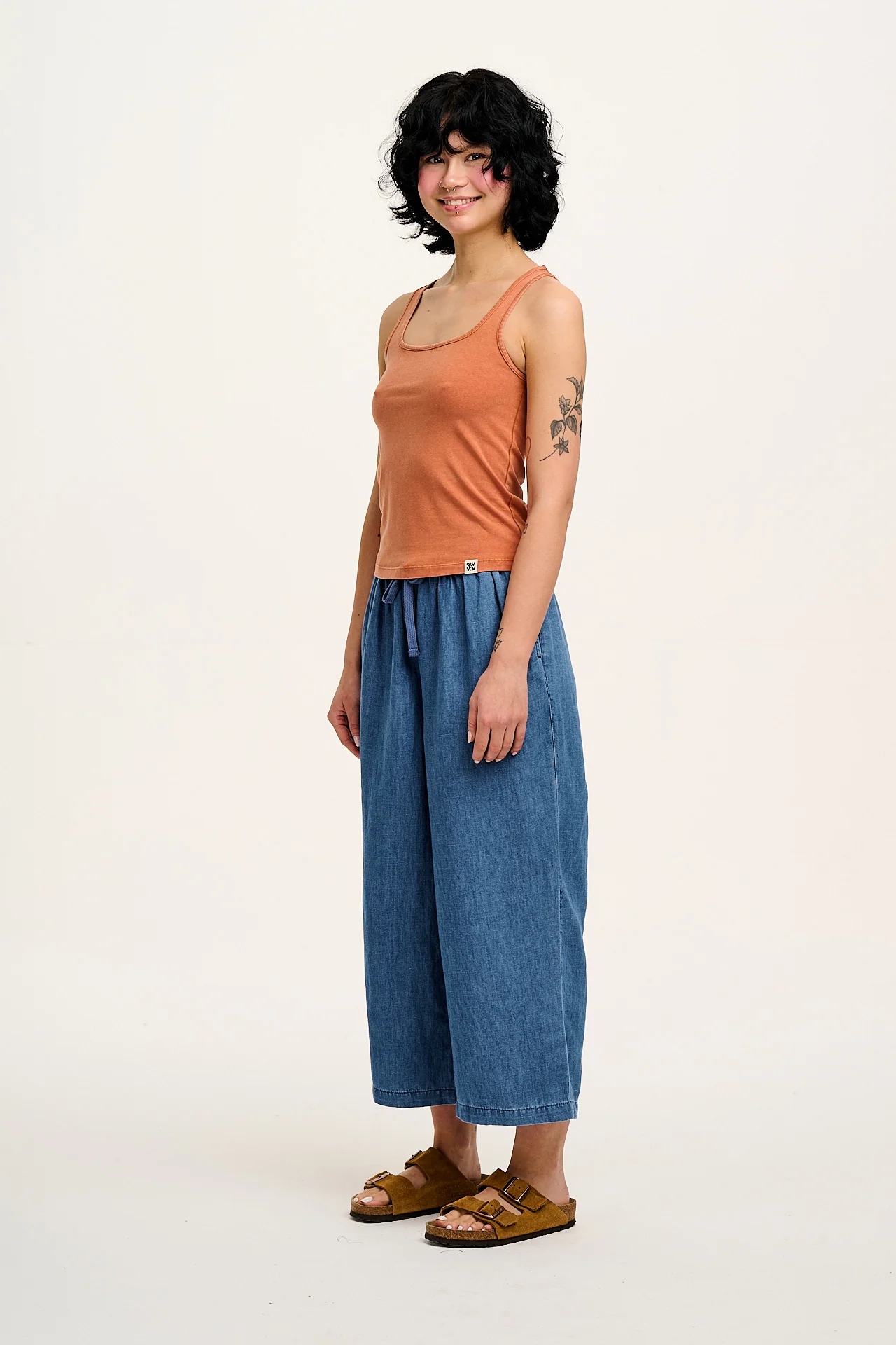 Chuck - Cotton & Hemp Trousers in Mid Wash Blue