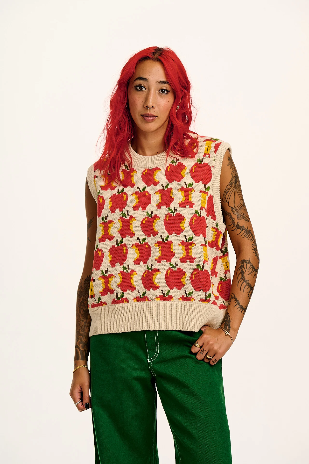 Saffle - Knitted Sweater Vest in Red Apples