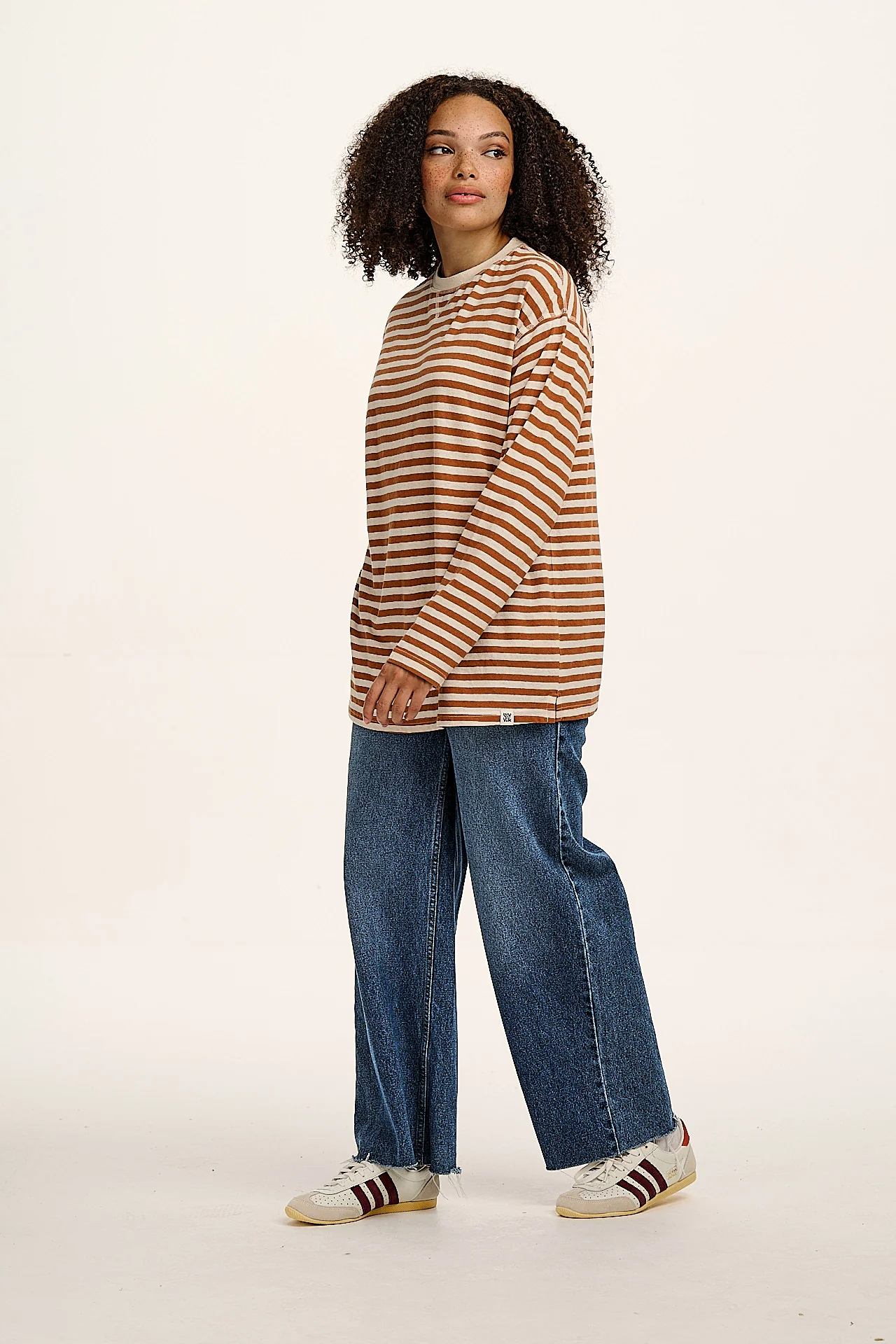 Murat - Long Sleeve Lightweight Cotton & Hemp Tee in Amber & Ecru Stripe