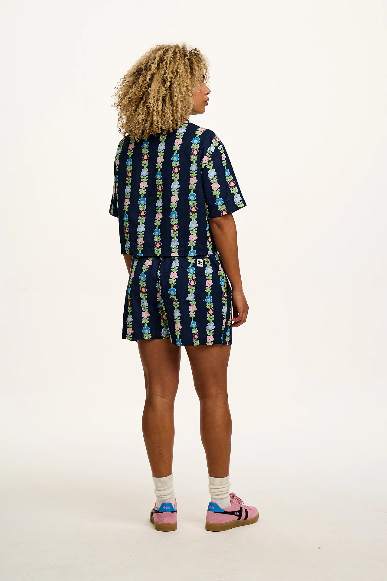 Alfie - Cotton & Linen Shirt in Navy Island Bloom Print