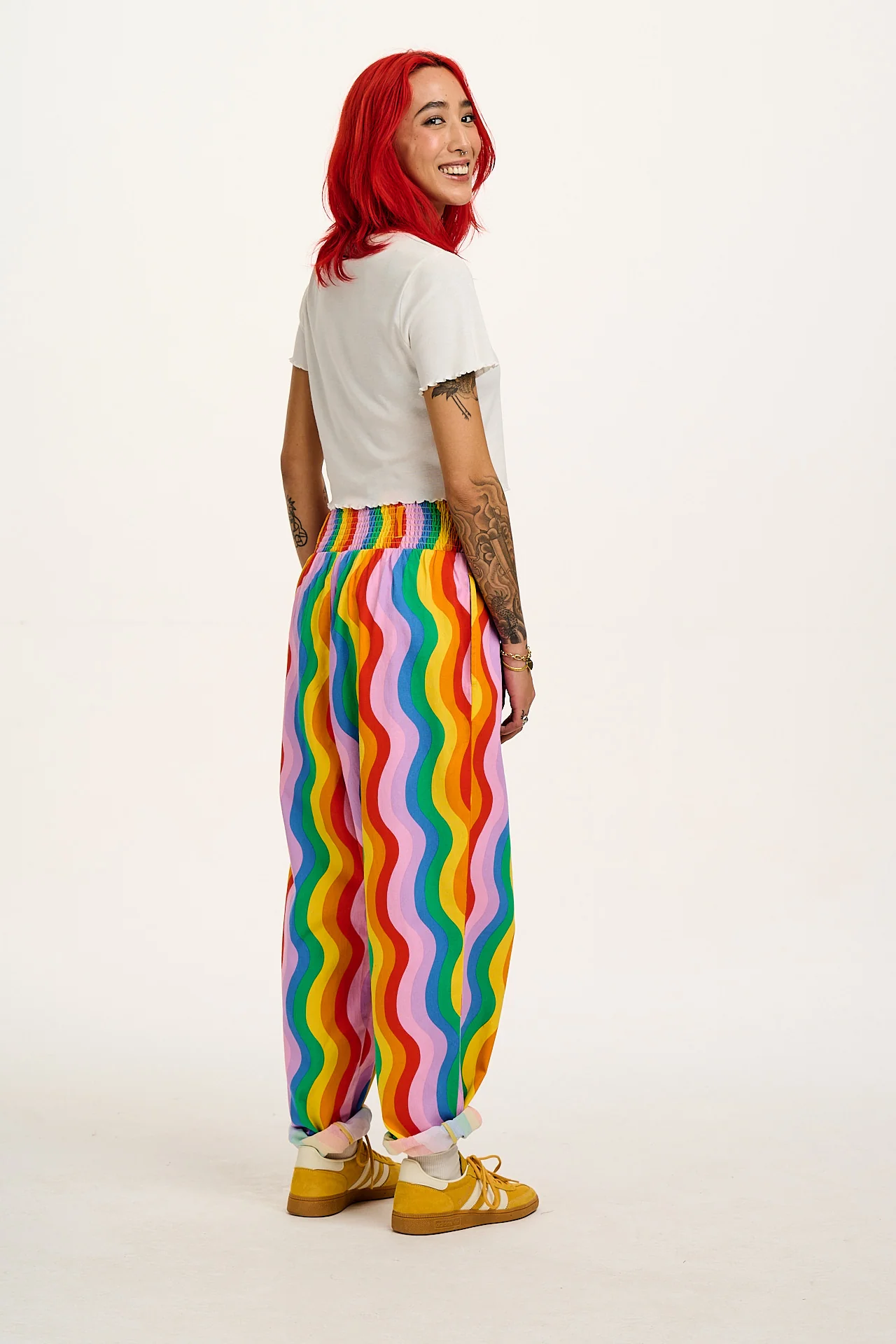 Alexa - Cotton Trousers in Wavy Rainbow Print