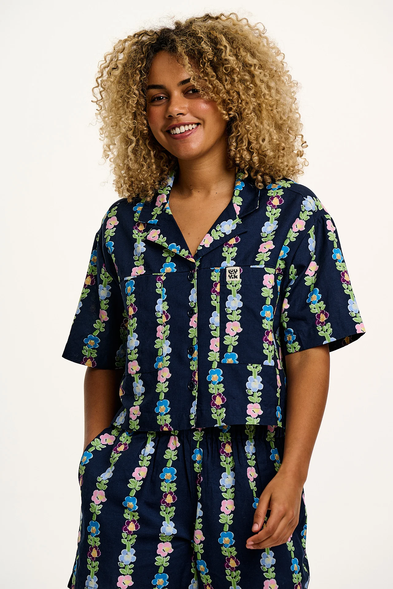 Alfie - Cotton & Linen Shirt in Navy Island Bloom Print