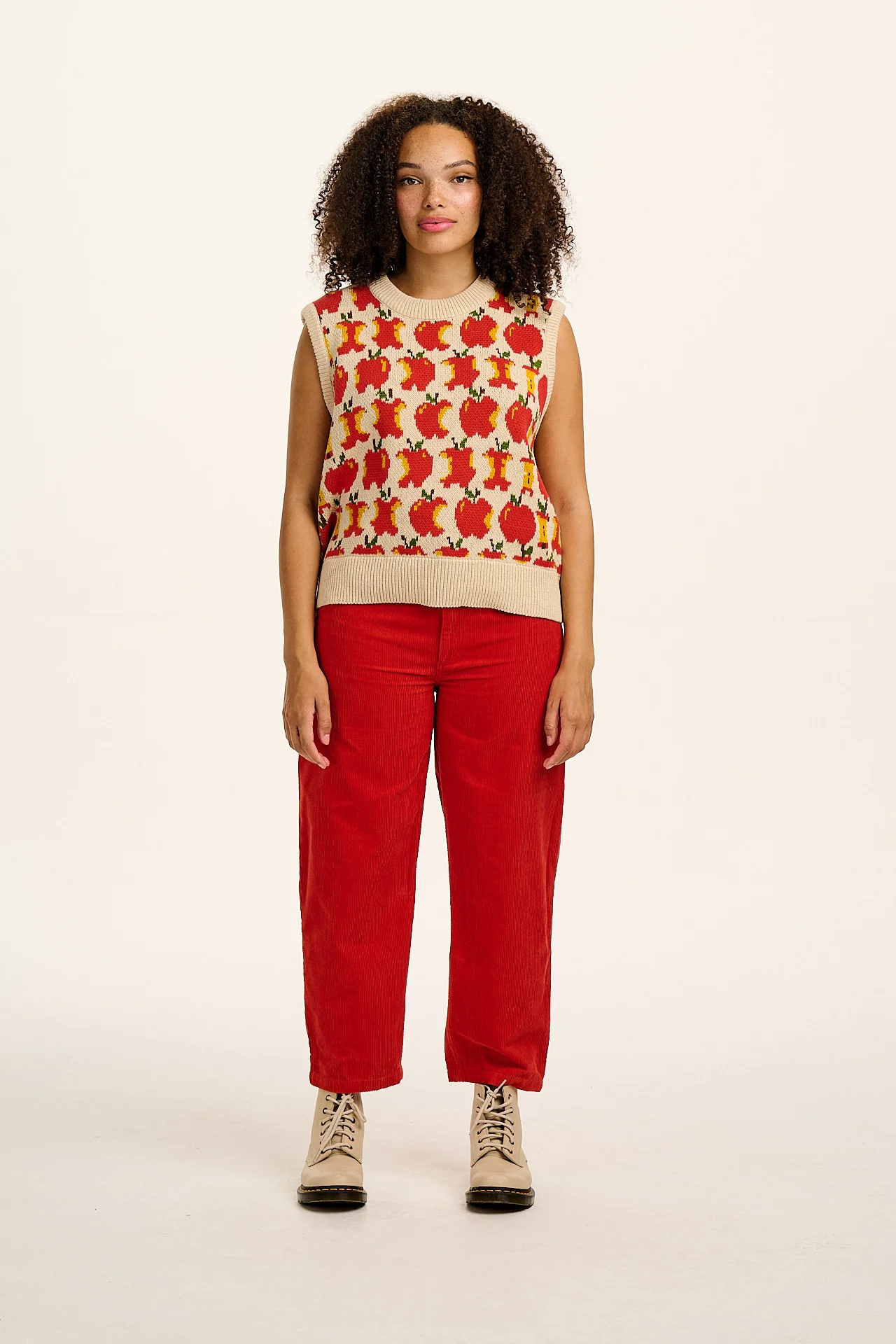 Drew - Straight Leg Corduroy Trousers in Red