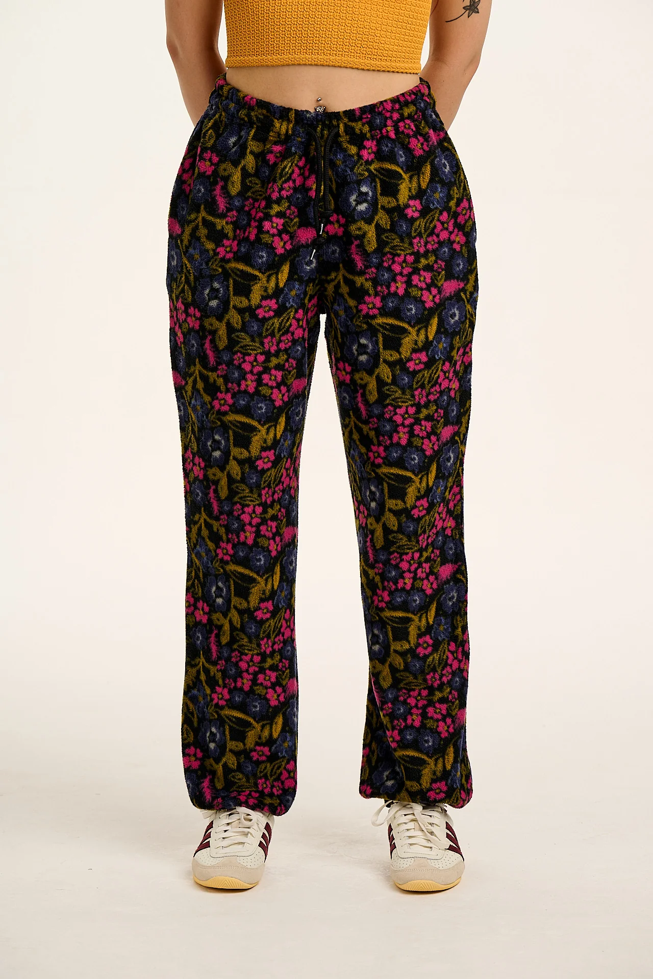 Jamie - Polar Fleece Jogger in Grunge Ditsy Floral Print