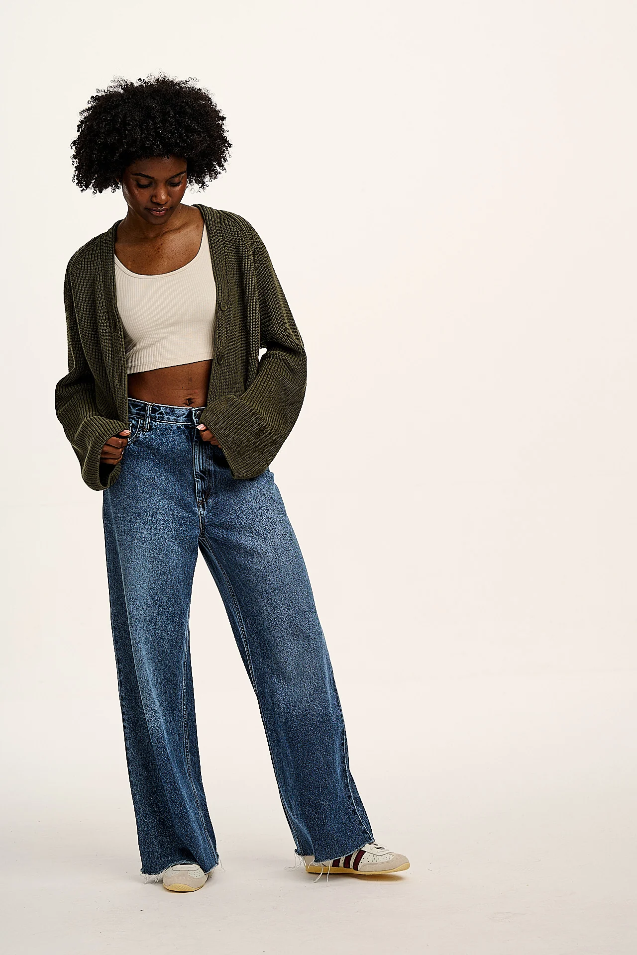 Robyn - V-Neck Cotton Cardigan in Ivy Green