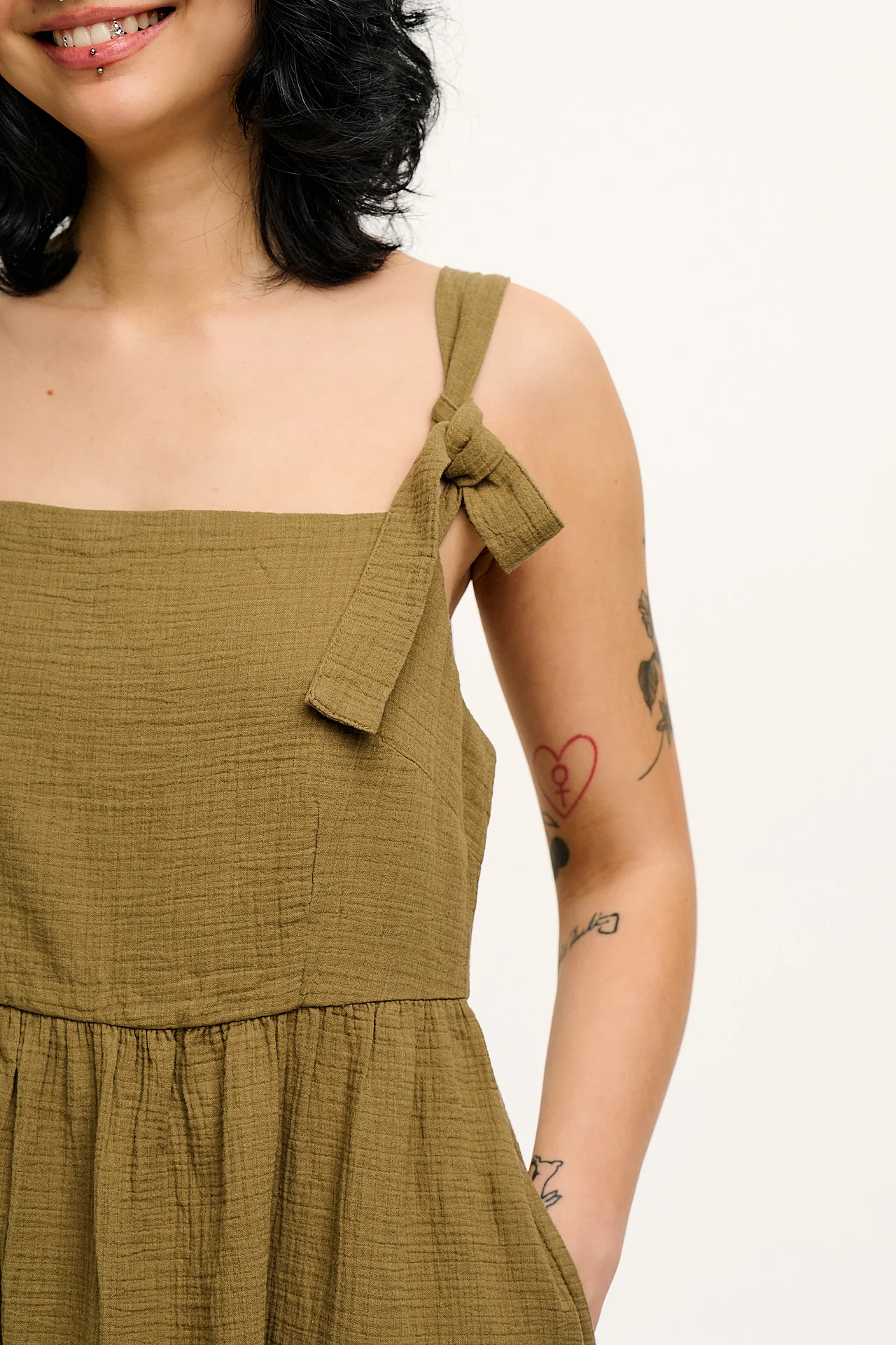 Faye - Midi Cotton Gauze Dress in Khaki Green