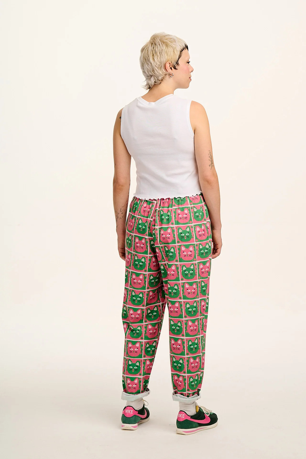 L.E Alexa - Cotton Trousers in Cat Print