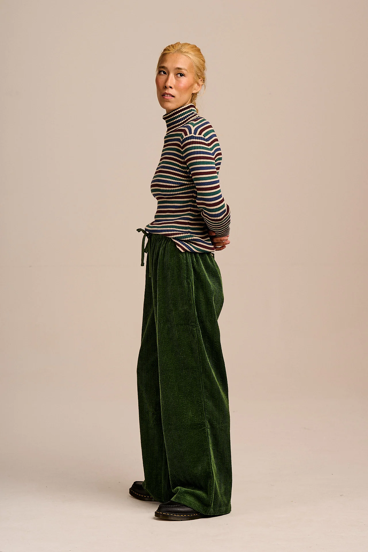 Norris - Wide Leg Corduroy Trousers in Fir Green