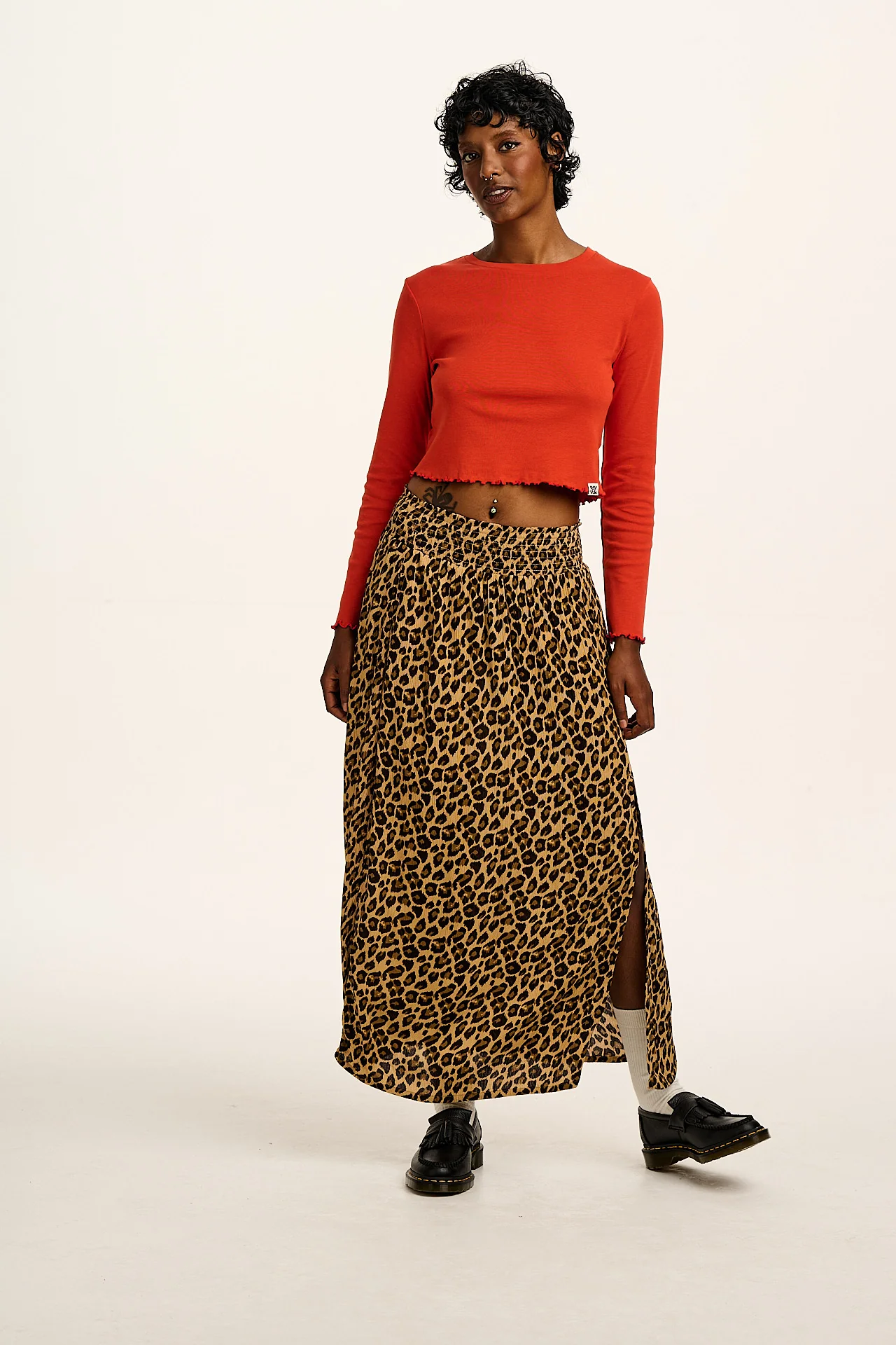 Hansel - Long Sleeve Cotton Crop Top in Red