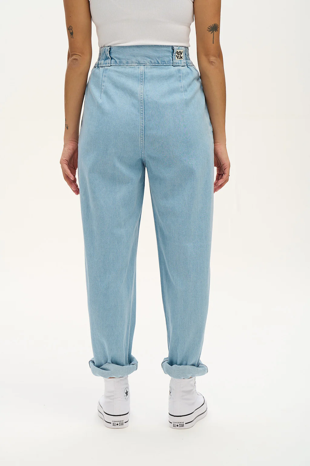 Addison - Denim Jeans in Light Wash Blue