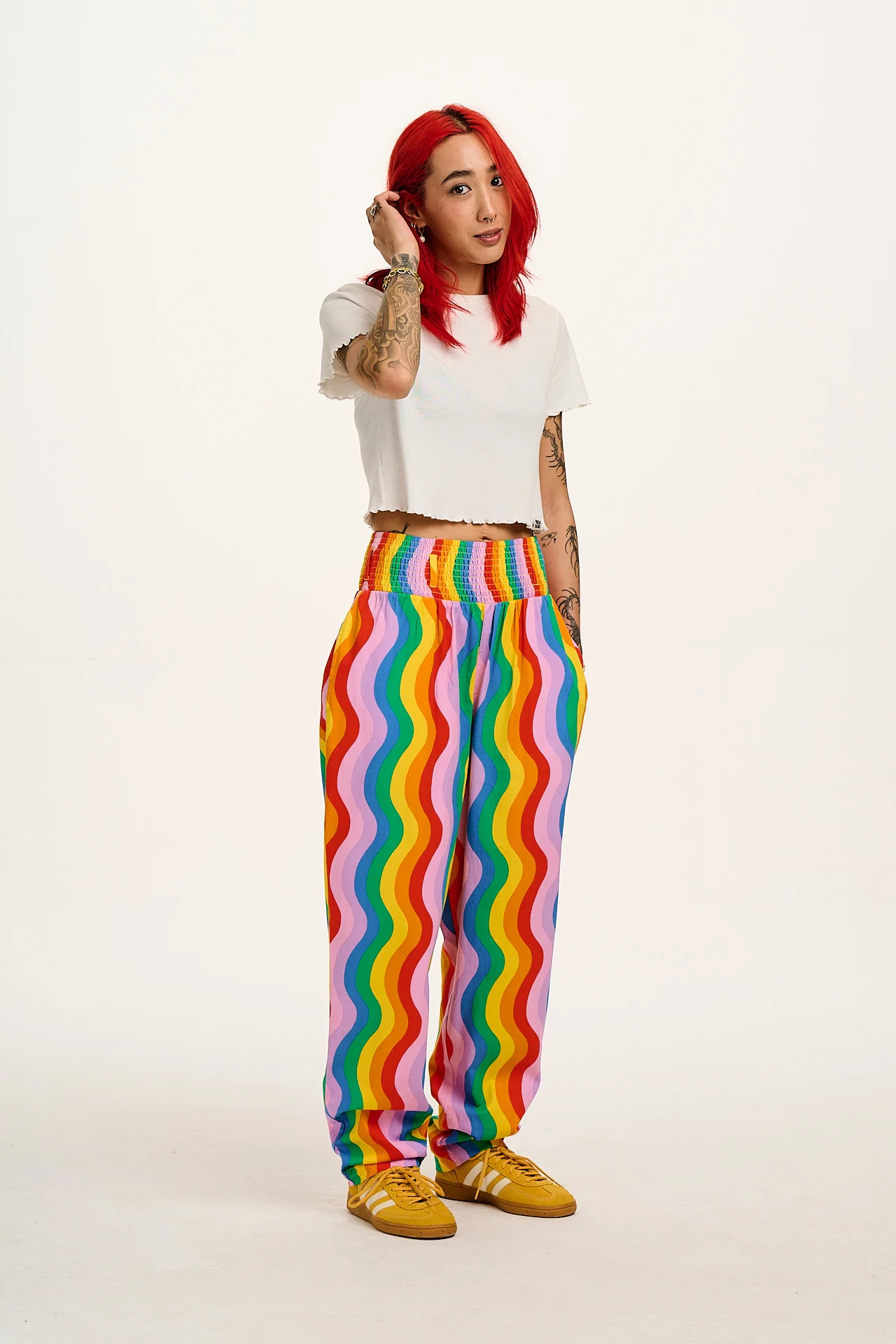 Alexa - Cotton Trousers in Wavy Rainbow Print