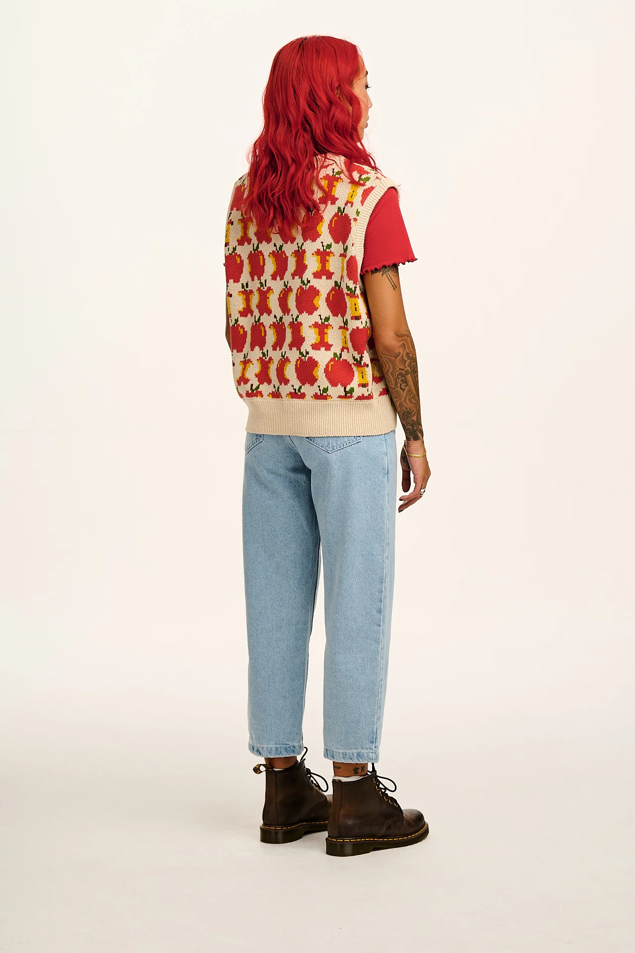 Saffle - Knitted Sweater Vest in Red Apples