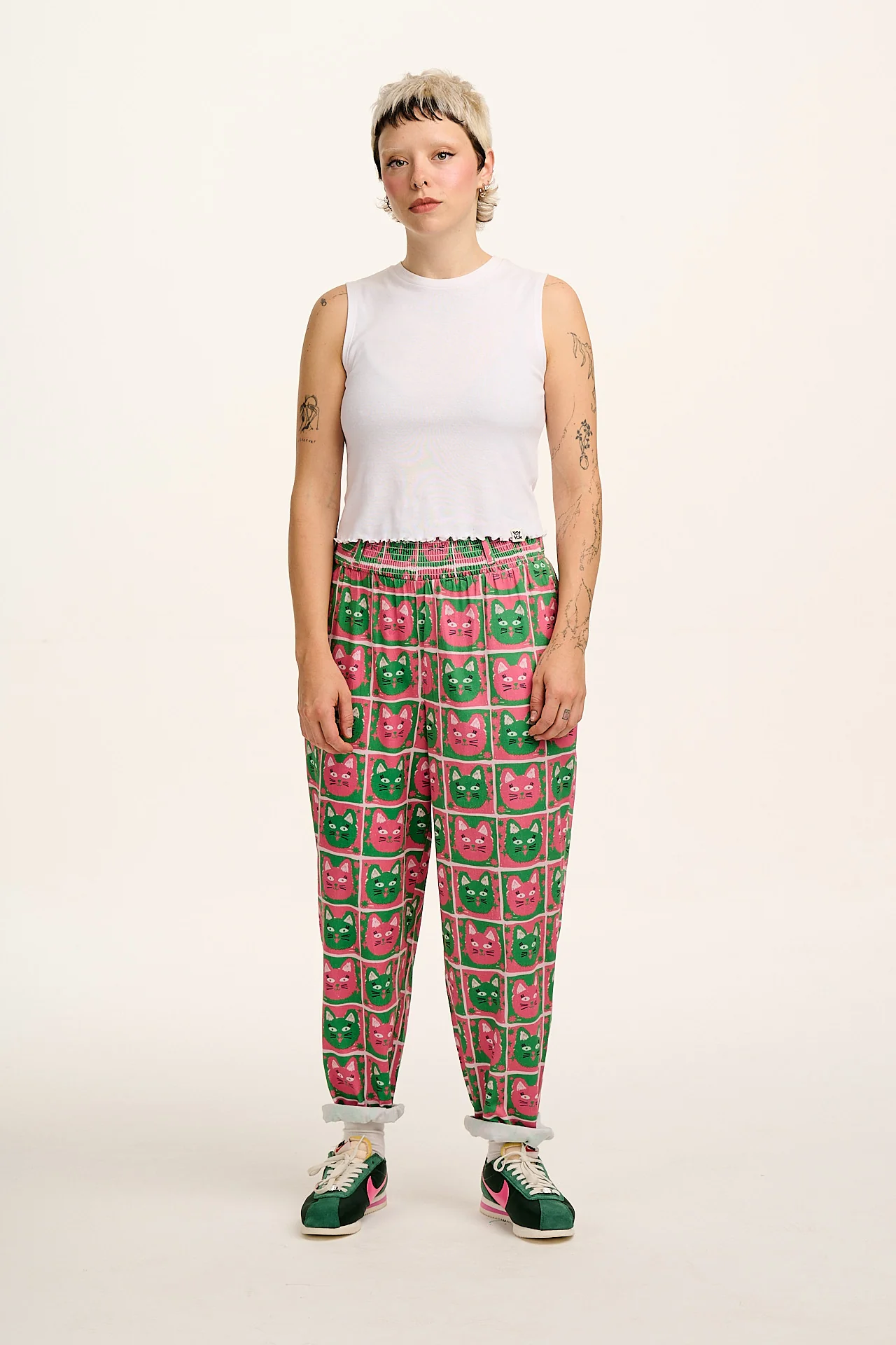 L.E Alexa - Cotton Trousers in Cat Print