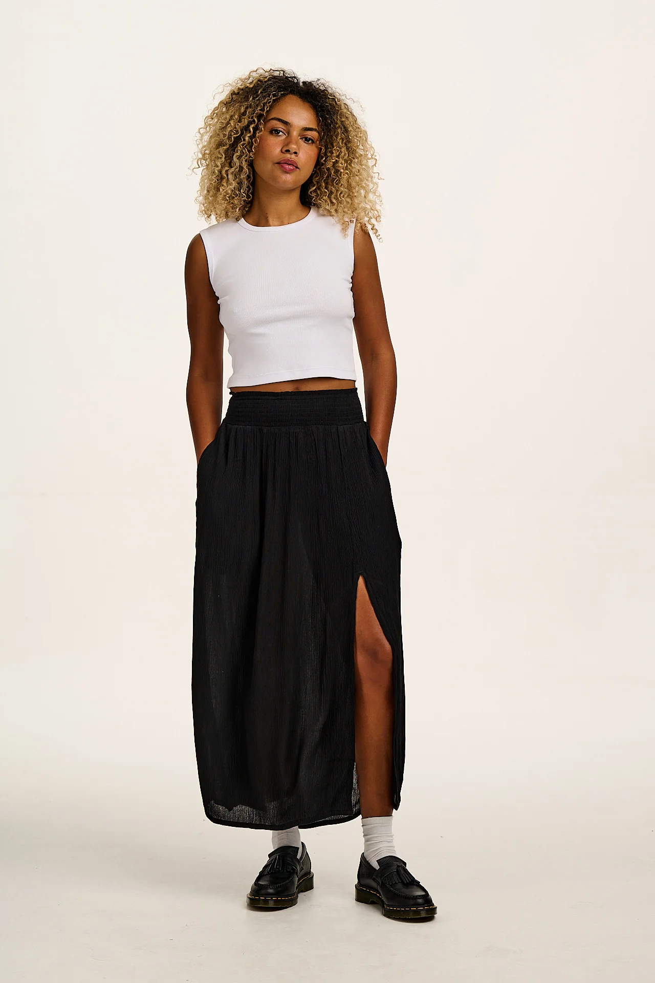 Poppy - Elasticated Waist Skirt in Black
