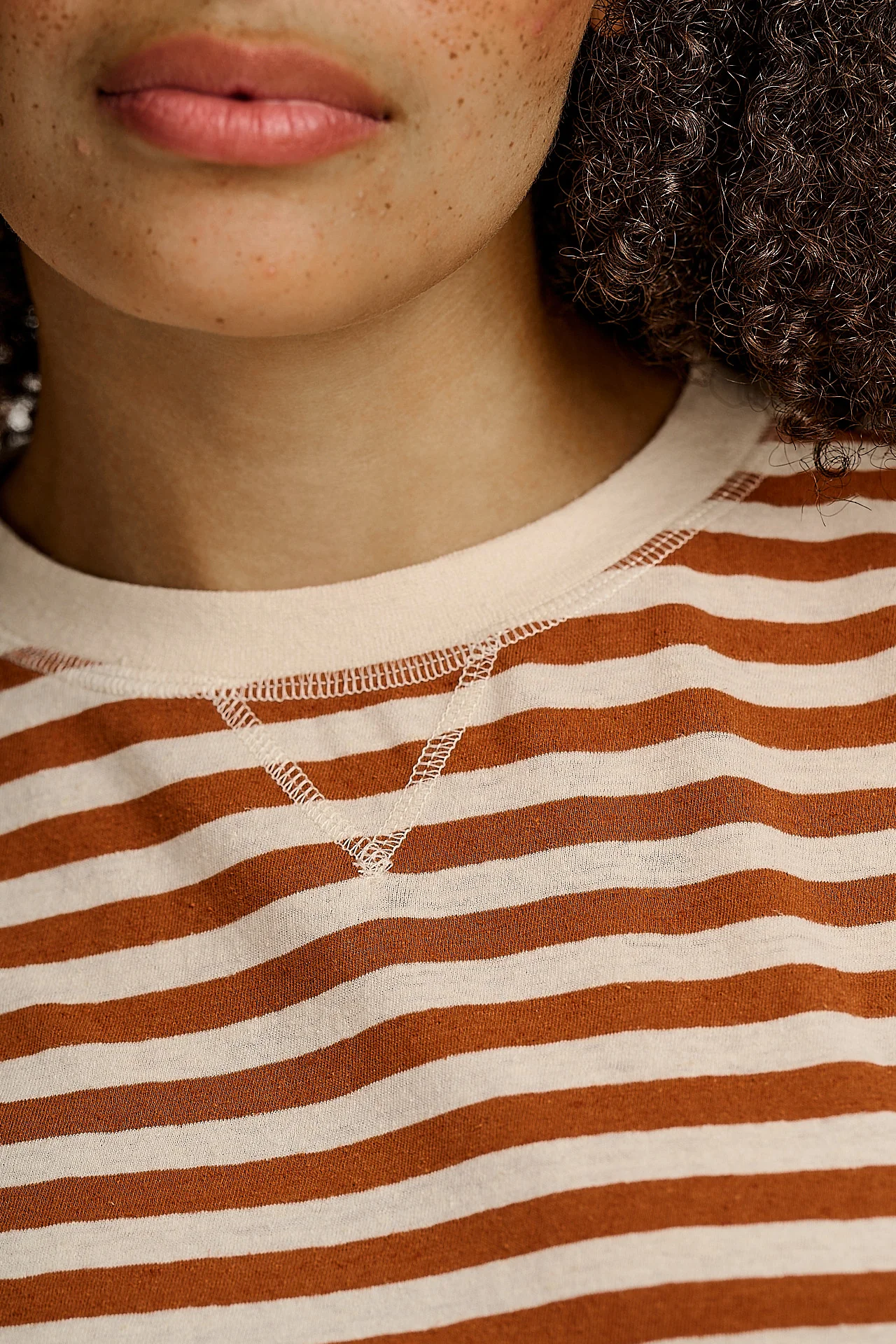 Murat - Long Sleeve Lightweight Cotton & Hemp Tee in Amber & Ecru Stripe