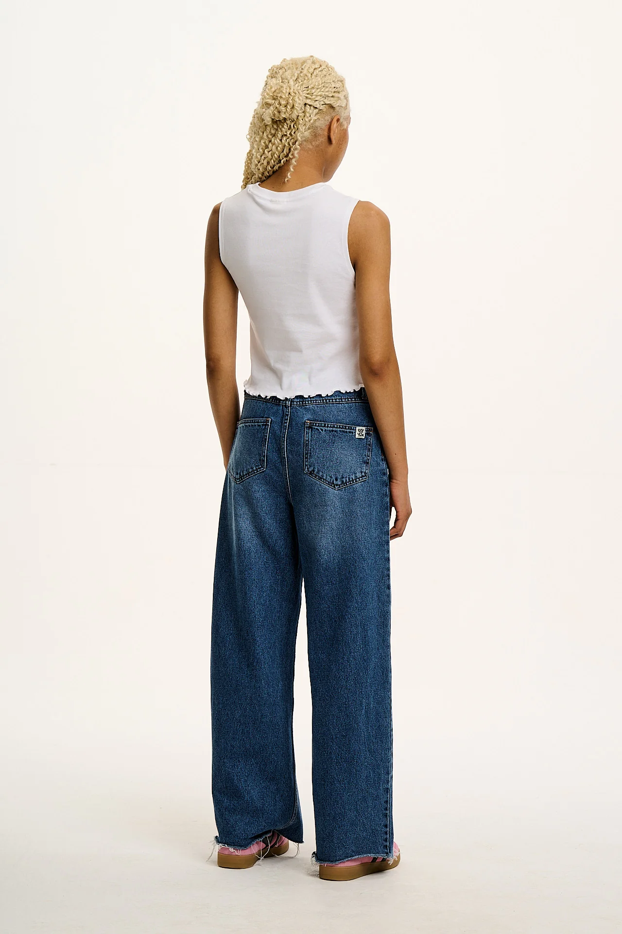 Etta - Sleeveless Cotton Tee in White