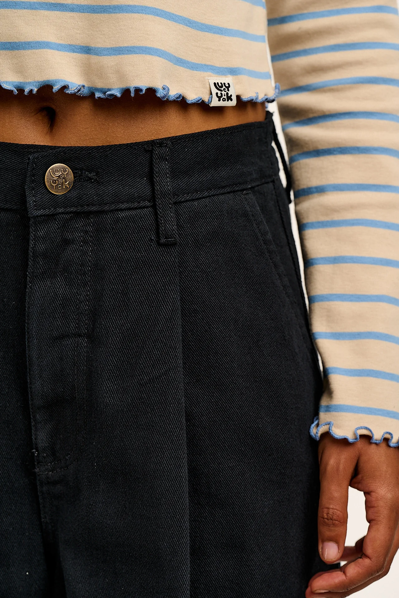 Cole - Wide Leg Denim Jeans in Black