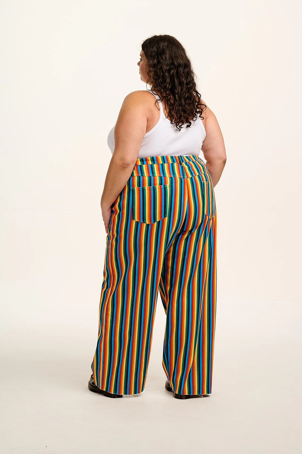 Carter - High Waisted Jeans in Rainbow Print