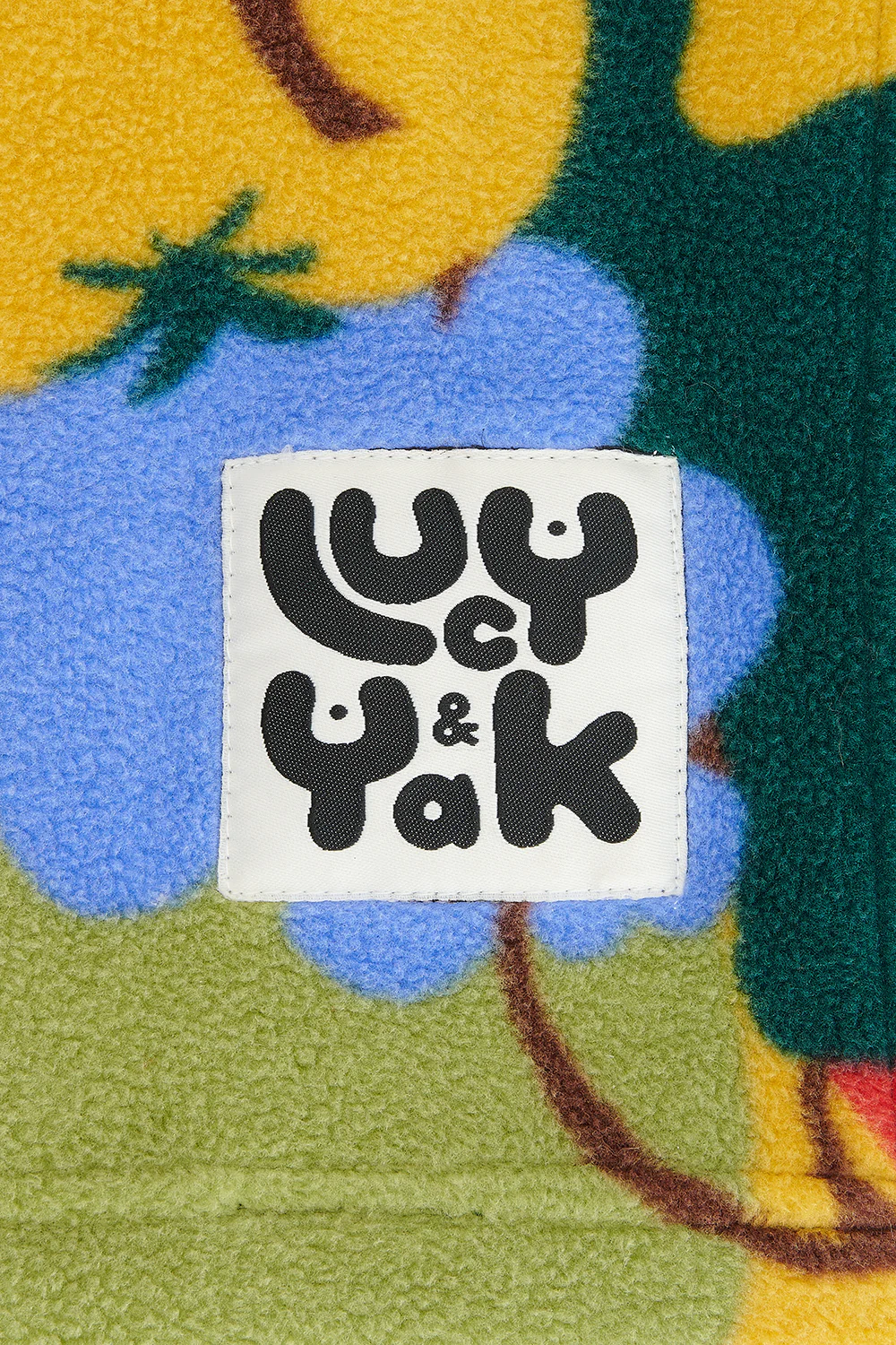 Braor - Polar Fleece Blanket in Fruity Print