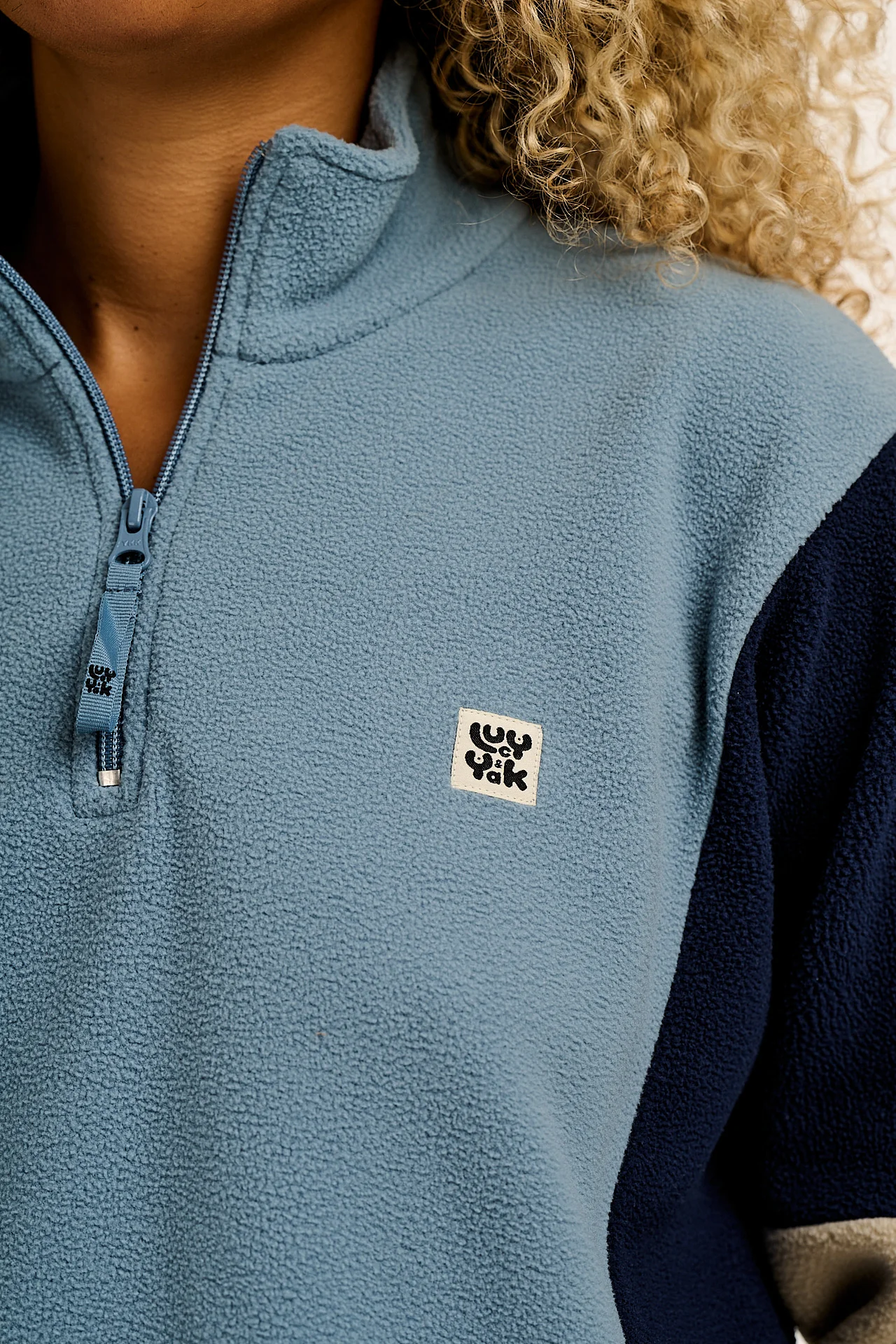 Blake - Cropped Polar Fleece in Blue & Cream