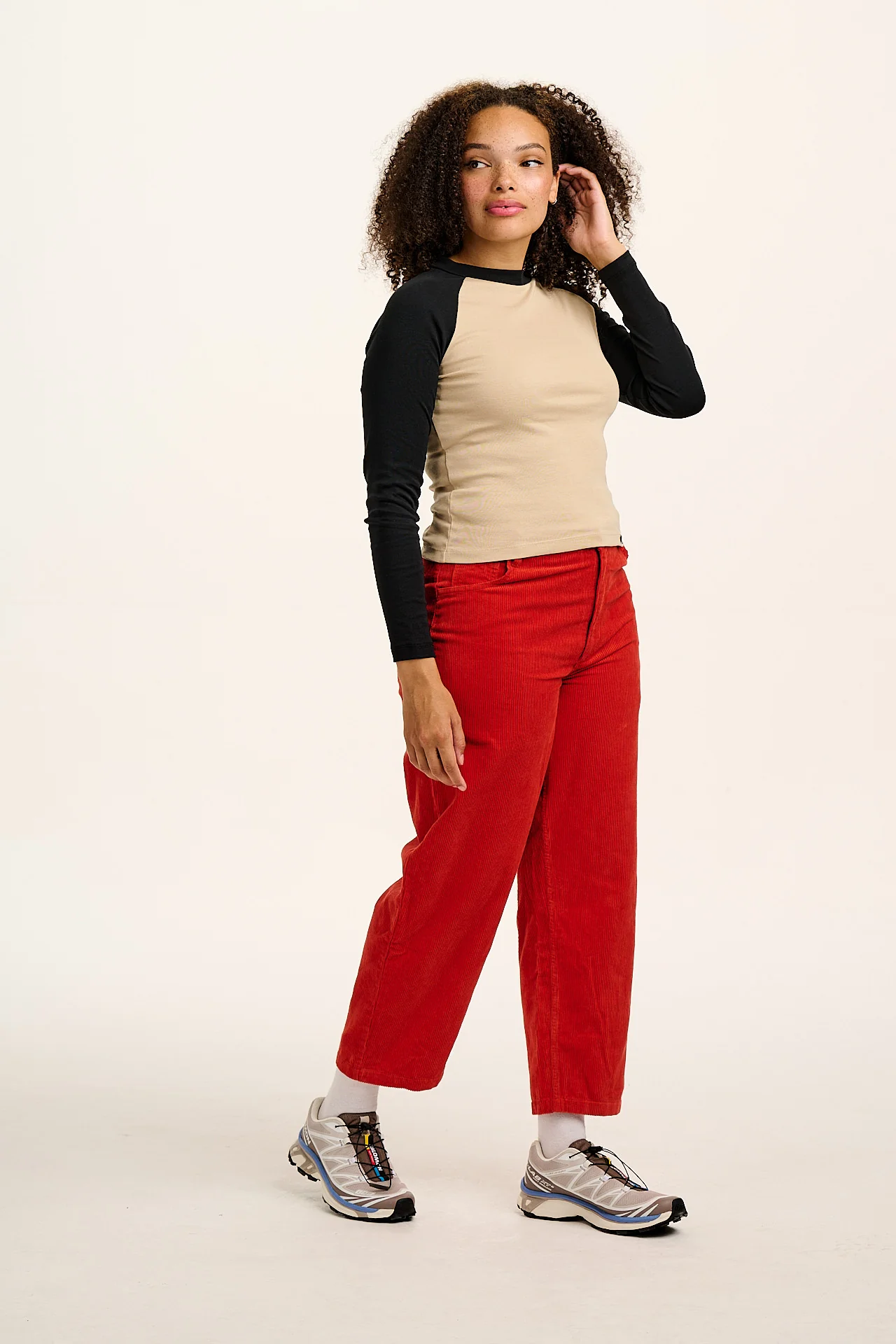 Drew - Straight Leg Corduroy Trousers in Red