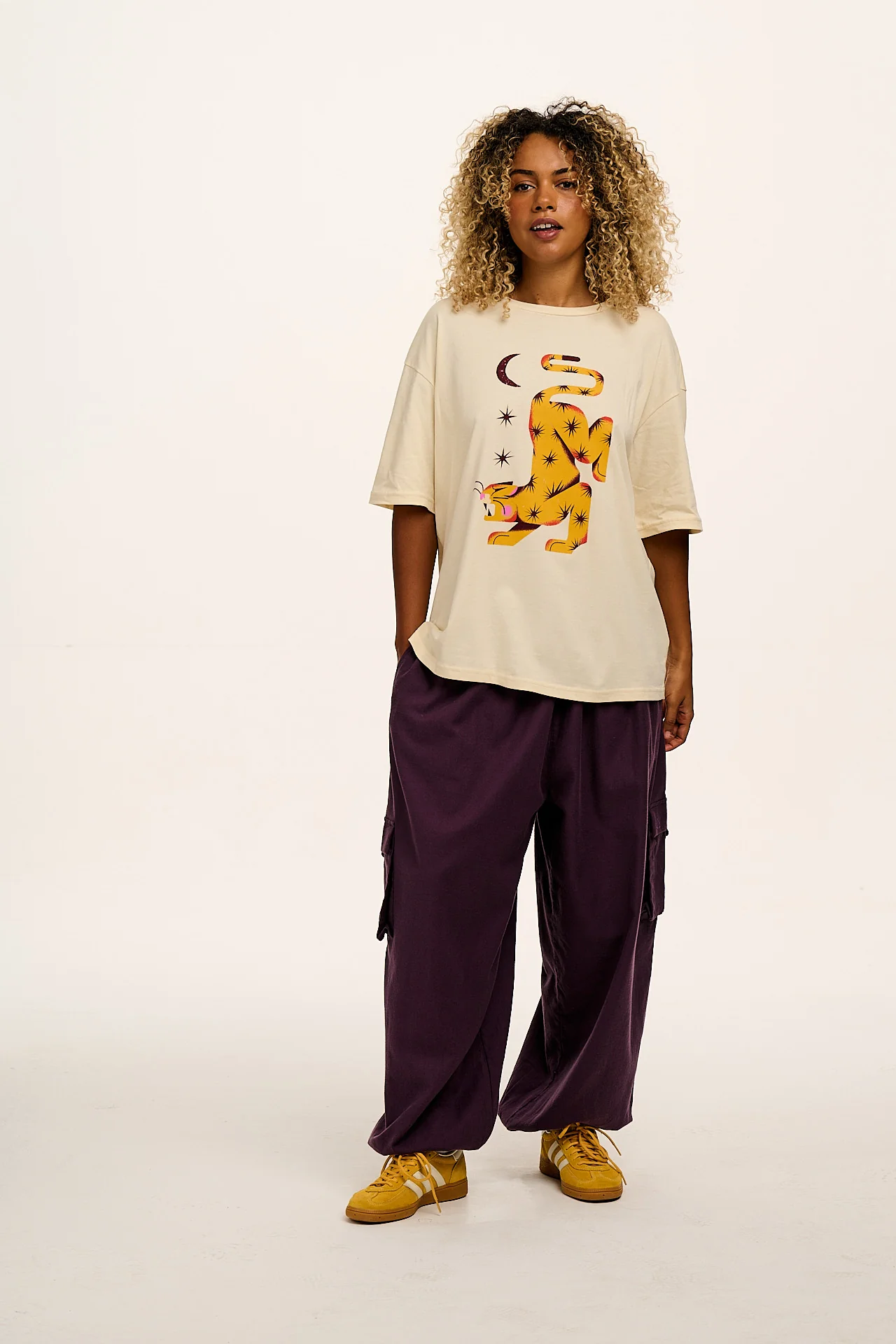 L.E. Benny - Oversized Cotton Tee Artist Print by Hugo Alberto