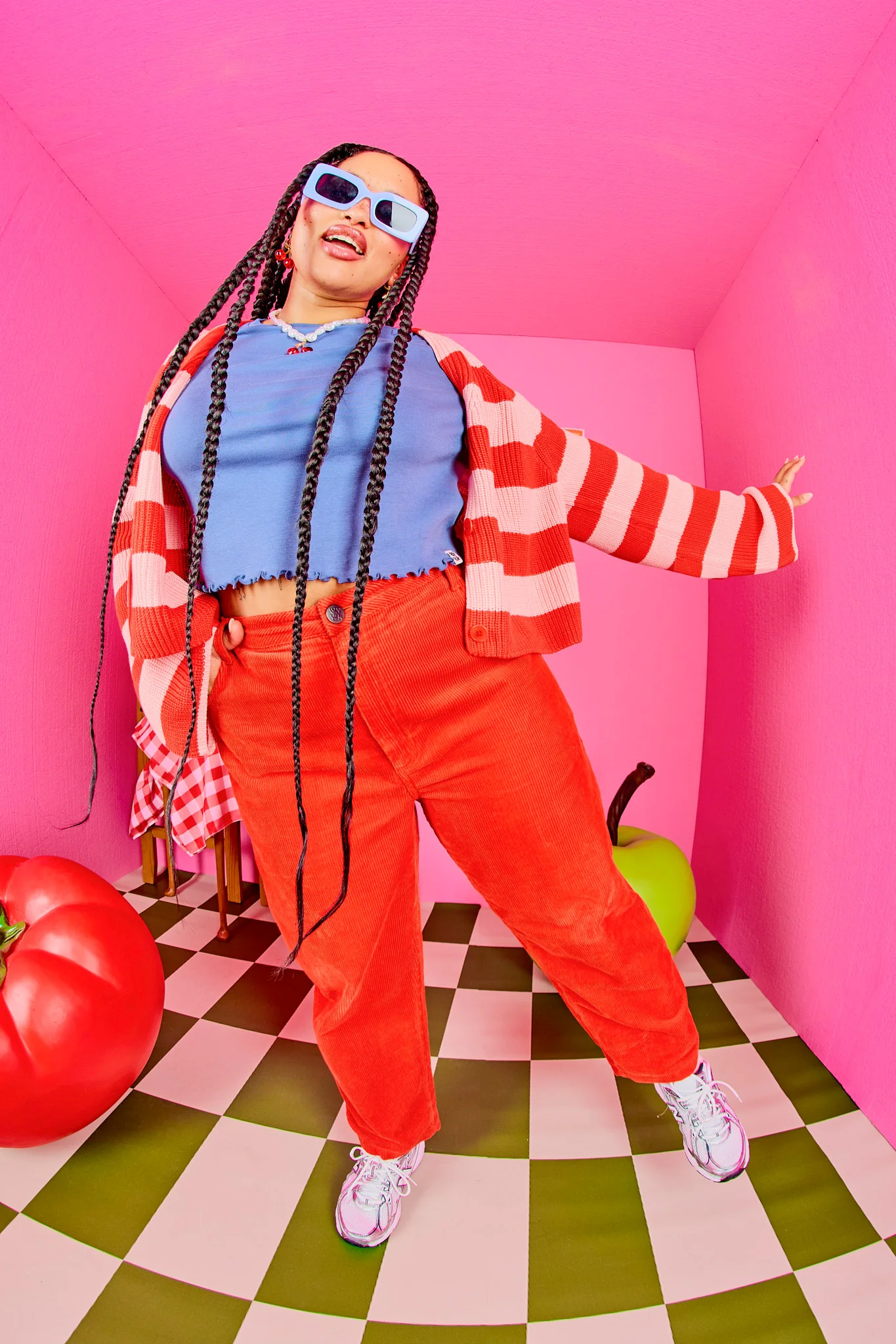 Drew - Straight Leg Corduroy Trousers in Red