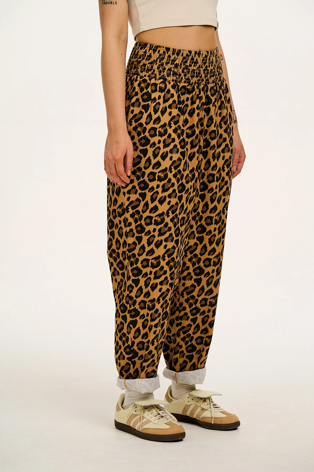 Alexa - Cotton Trousers in Leopard Print