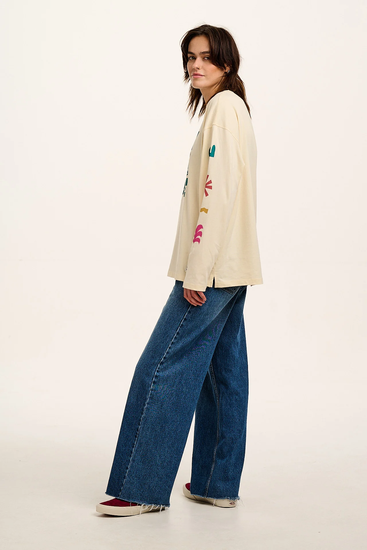 Murat - Long Sleeve Lightweight Cotton Tee in Go Outside Print