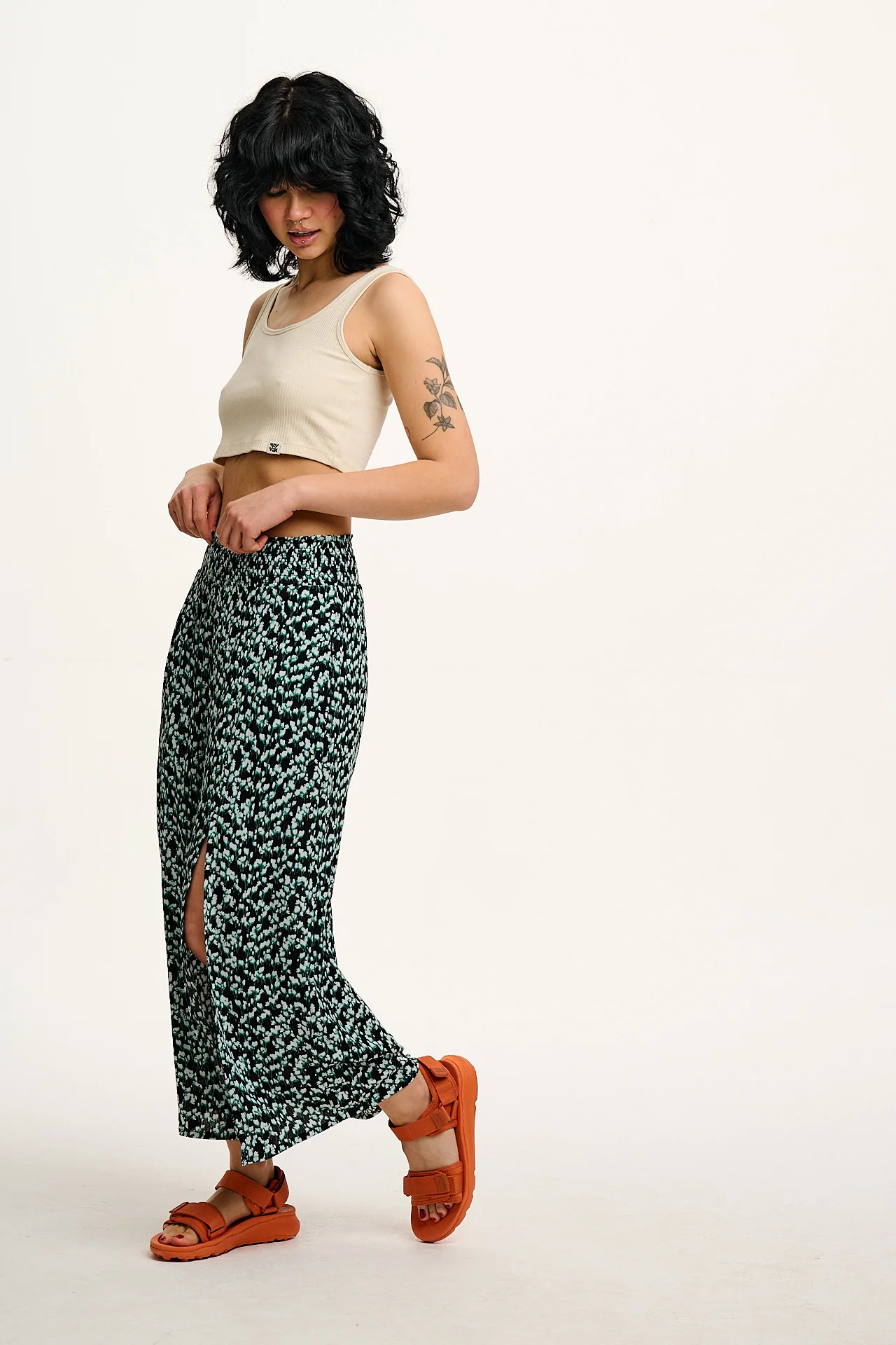 Poppy - Elasticated Waist Skirt in Blue Ditsy Floral Print