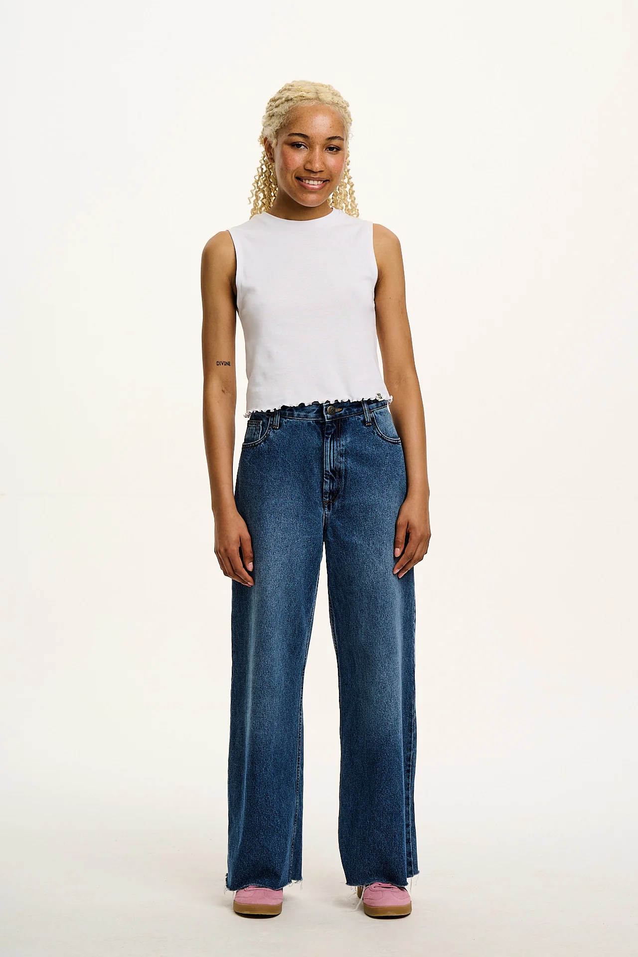 Etta - Sleeveless Cotton Tee in White