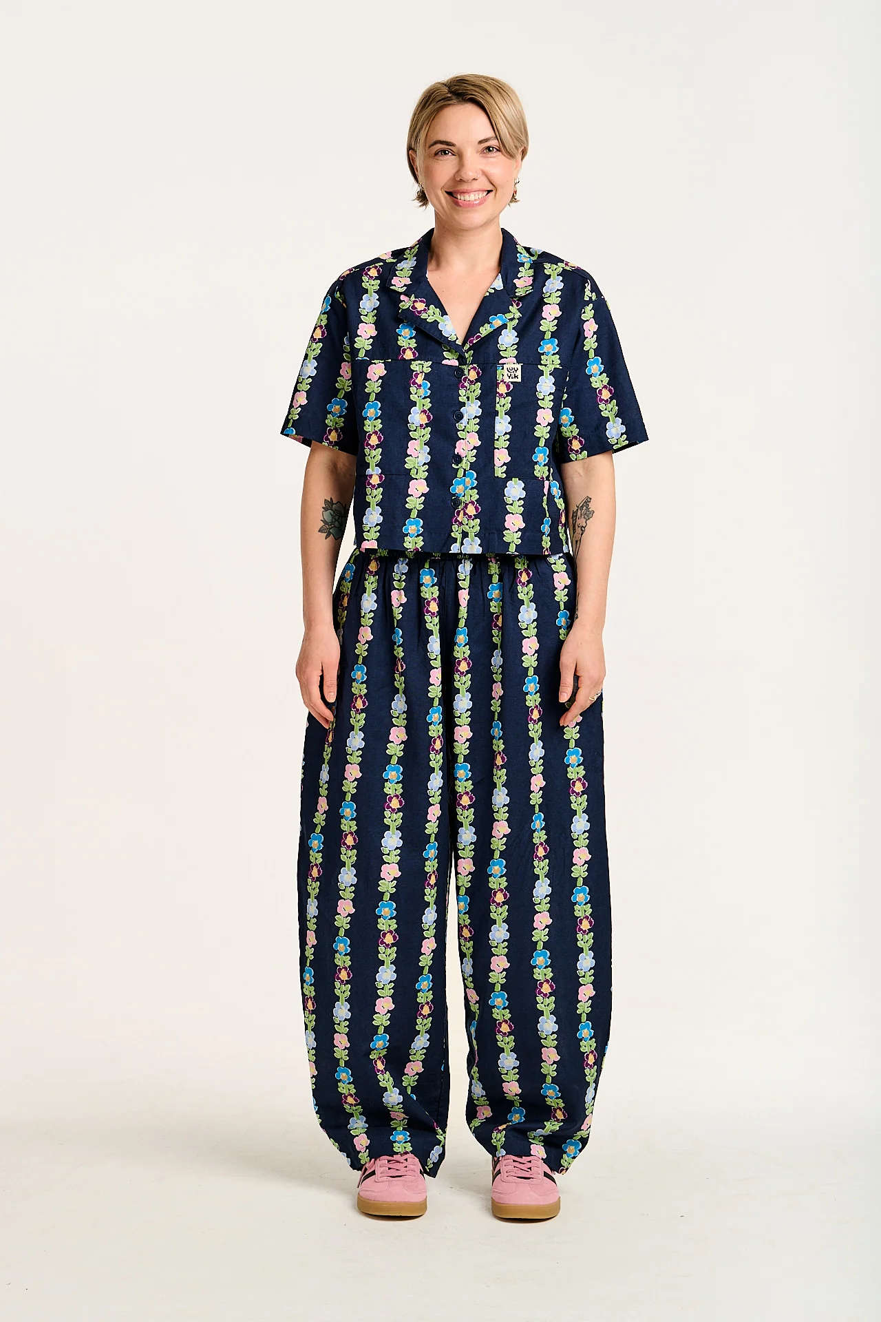 Freddie - Barrel Leg Cotton & Linen Trousers in Navy Island Bloom Print