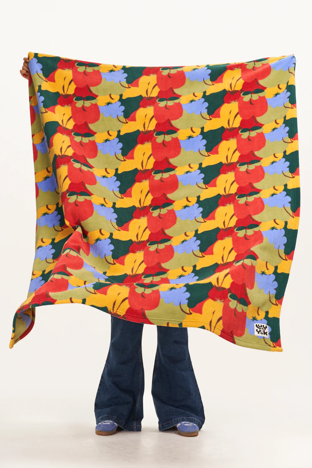 Braor - Polar Fleece Blanket in Fruity Print
