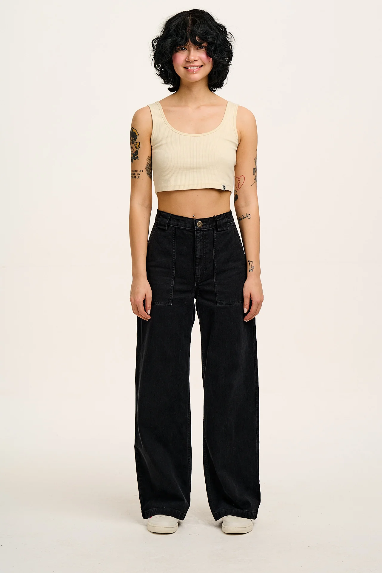 Delores - Wide Leg Denim Jeans in Washed Black
