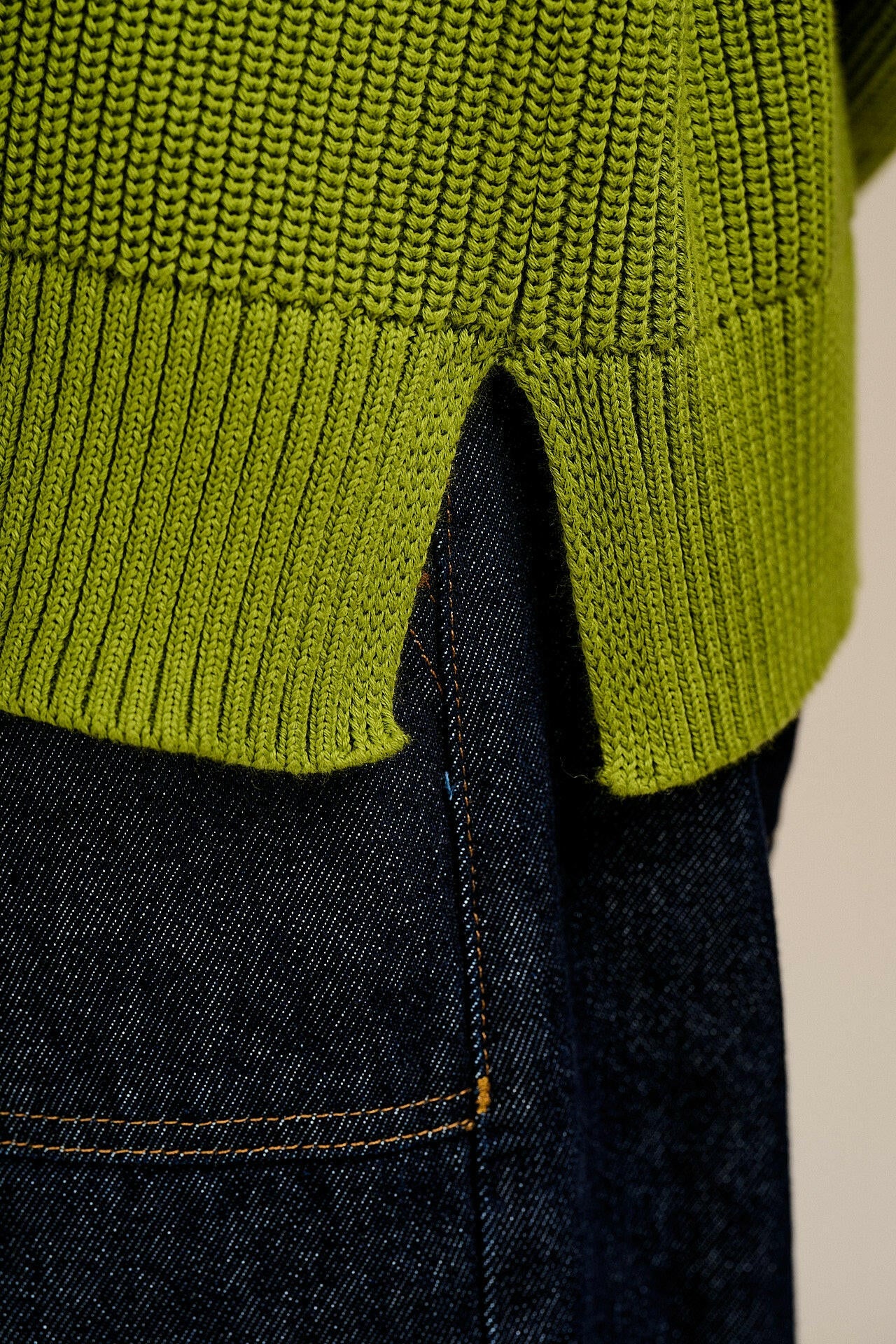 Amari - Oversized Knitted Jumper in Lima Bean Green