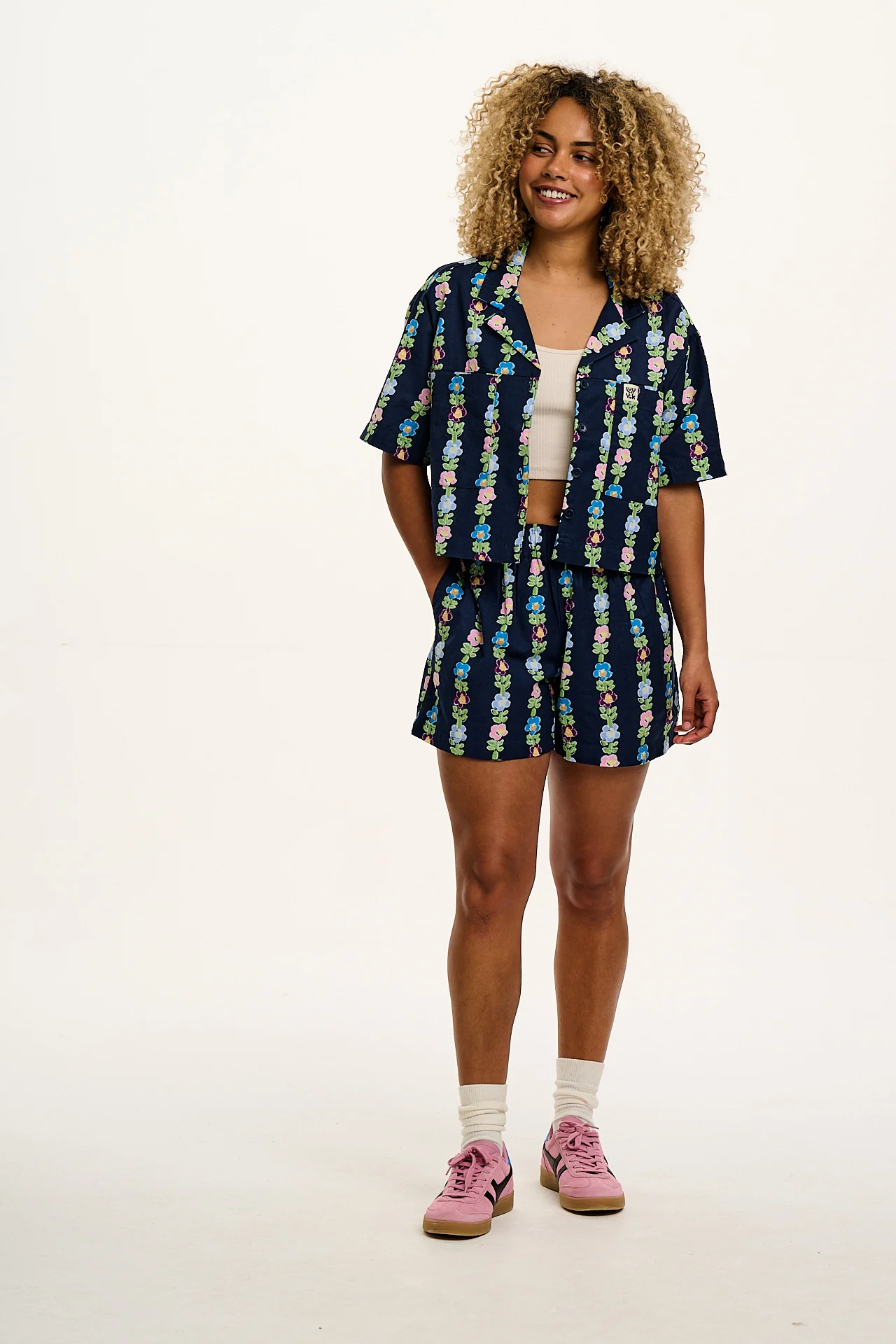 Alfie - Cotton & Linen Shirt in Navy Island Bloom Print