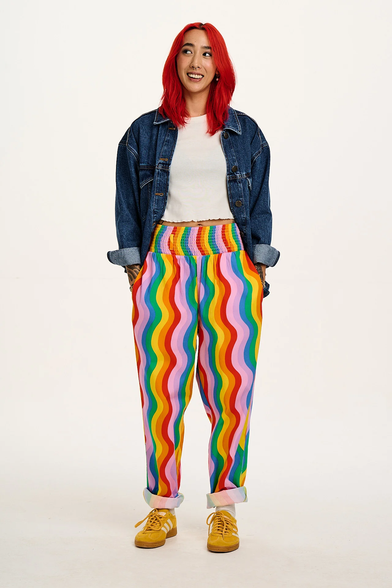 Alexa - Cotton Trousers in Wavy Rainbow Print