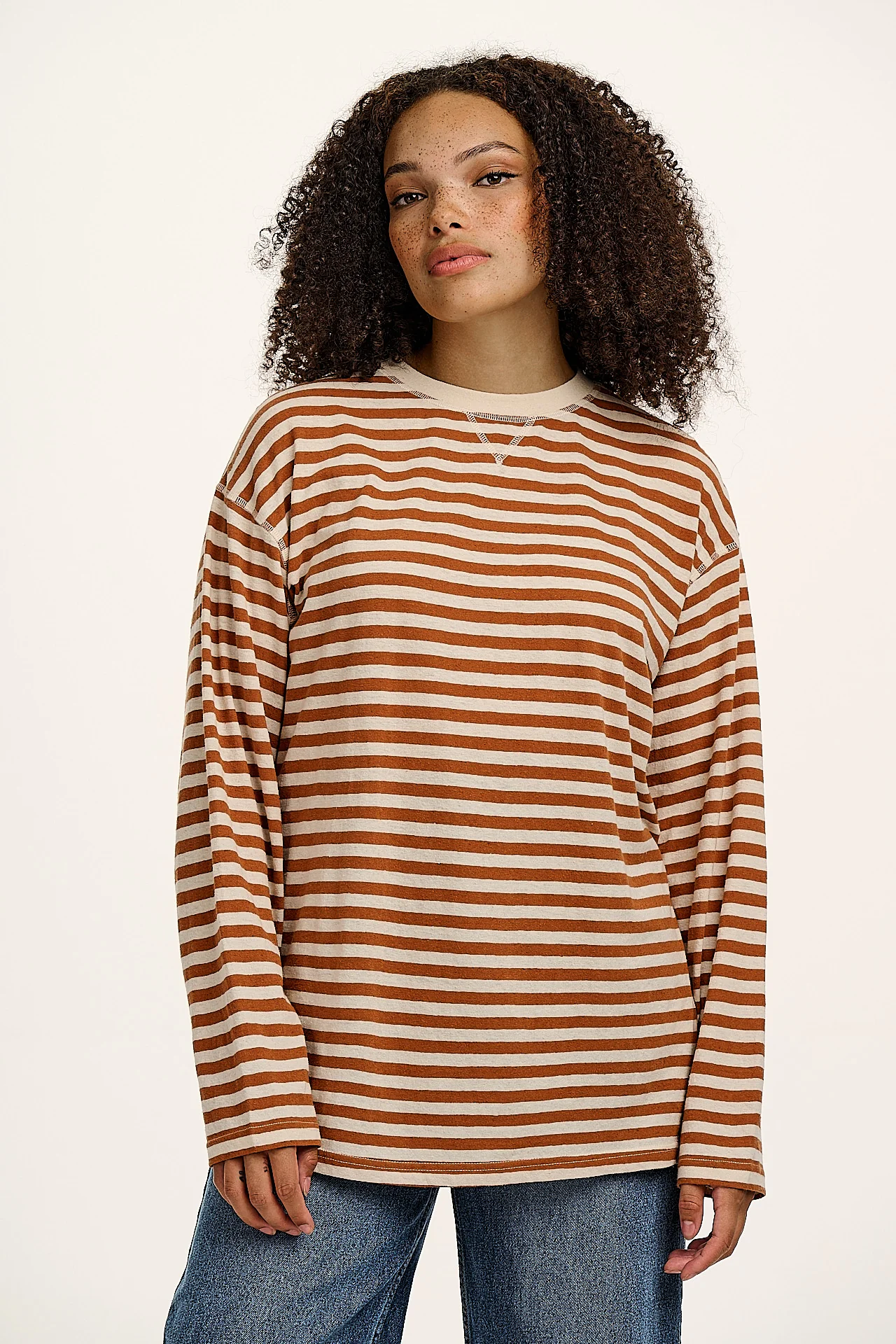 Murat - Long Sleeve Lightweight Cotton & Hemp Tee in Amber & Ecru Stripe
